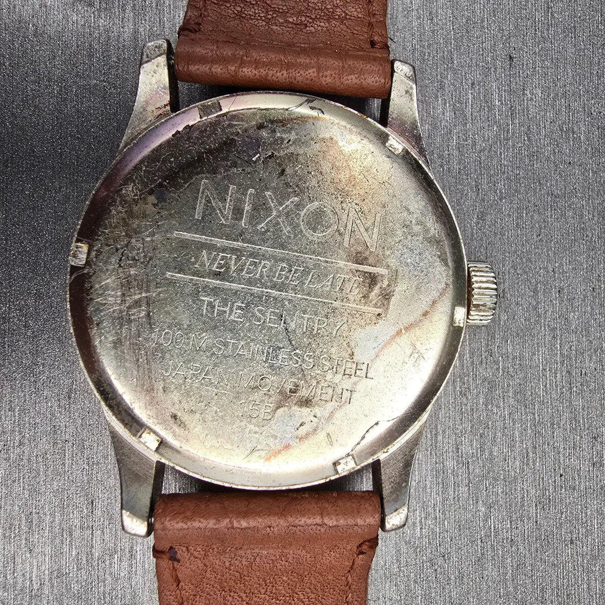 Nixon Sentry Watch Men 42mm Black Dial Silver Tone Daydate Round New Battery10