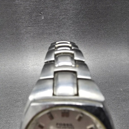 Fossil Blue Watch Women 33mm Silver Dial Silver Tone Daydate AM-3588 New Battery4