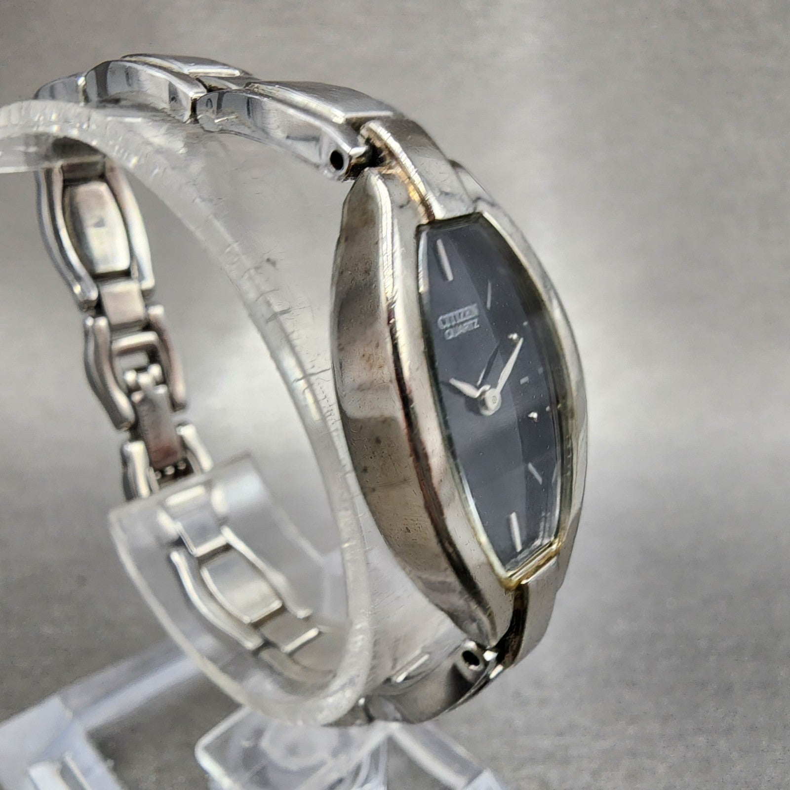 Citizen Watch Women 16mm Black Dial Silver Tone Oval 5421K000459 New Battery3