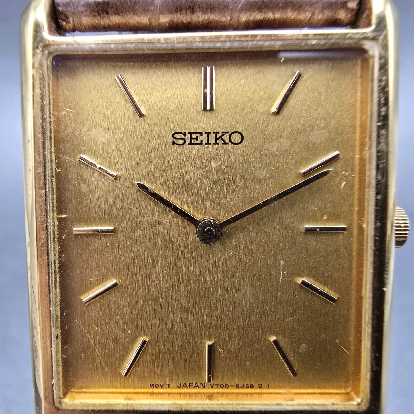 Seiko Tank Watch Men 25mm Champagne Dial Gold Tone Rectangle V700-5K30 New Batt1