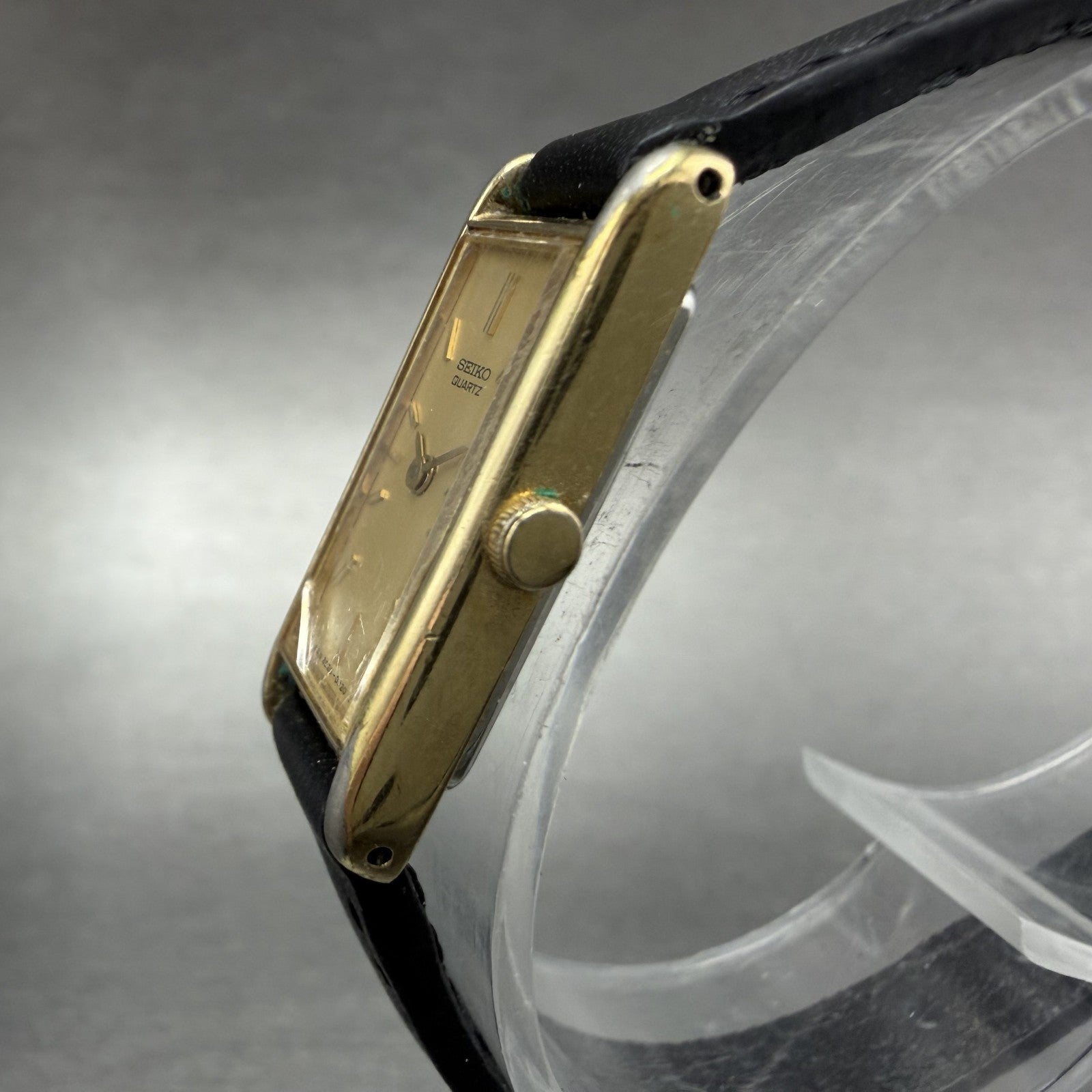 Seiko Tank Watch Women 12mm Champagne Dial Gold Tone 2E20-5239 New Battery UI82