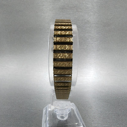 Seiko Chorus Tank Watch Women 17mm Silver Dial Gold Tone Date Manual 2107-3140