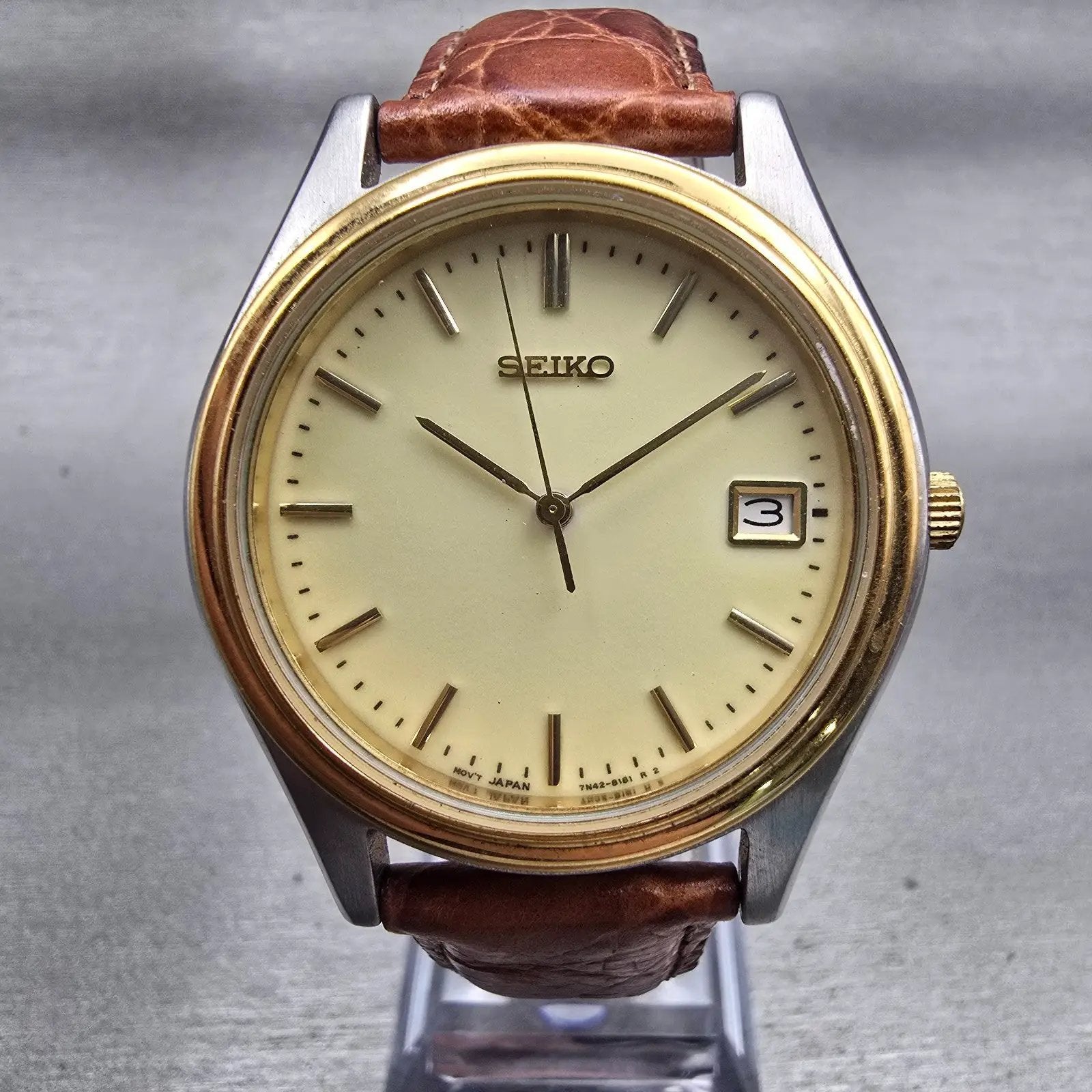 Seiko Watch Men 37mm Luminous Dial Gold Tone Date Round 7N42-8089 New Battery0