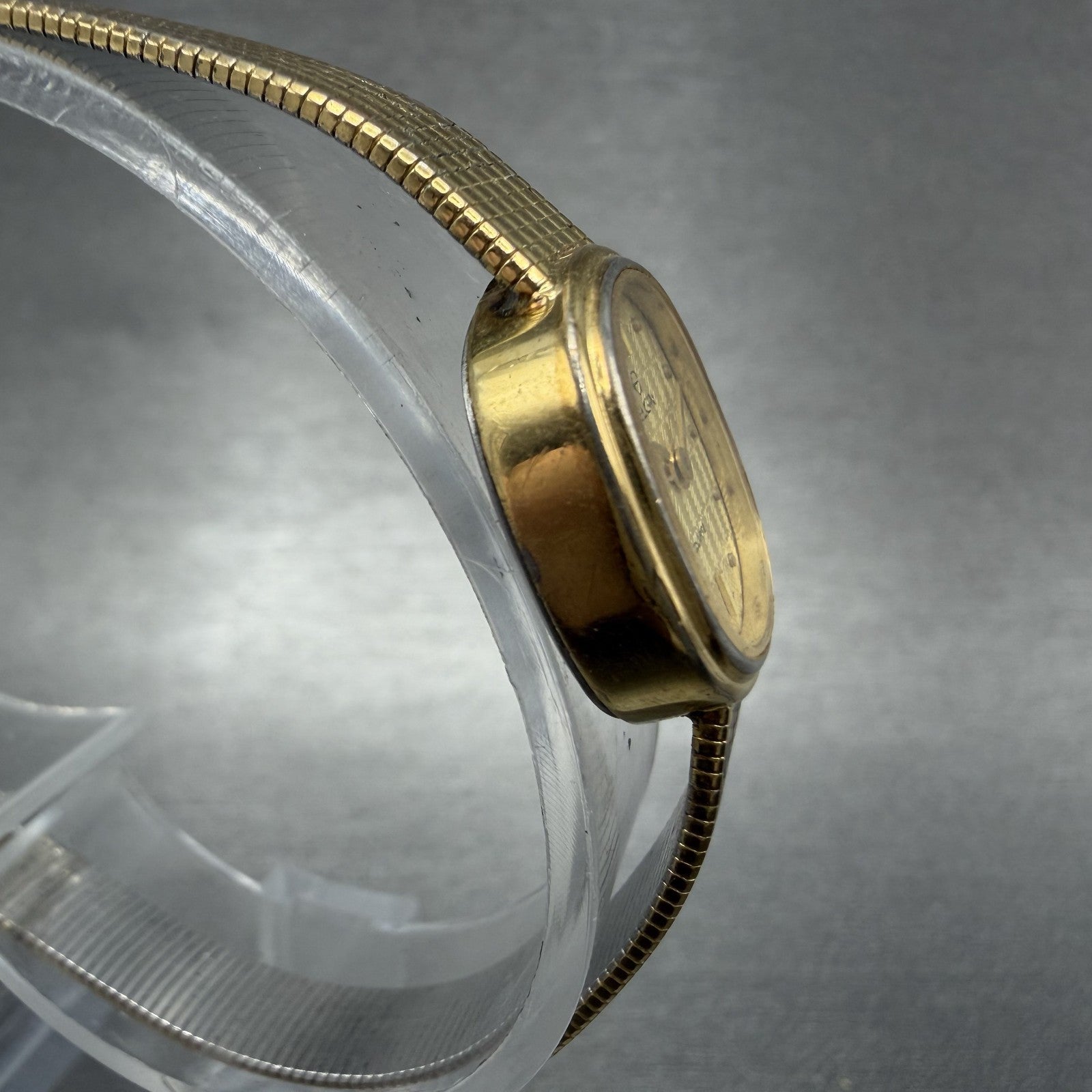 Elgin Watch Women 16mm Champagne Dial Gold Tone Oval Vintage New Battery3