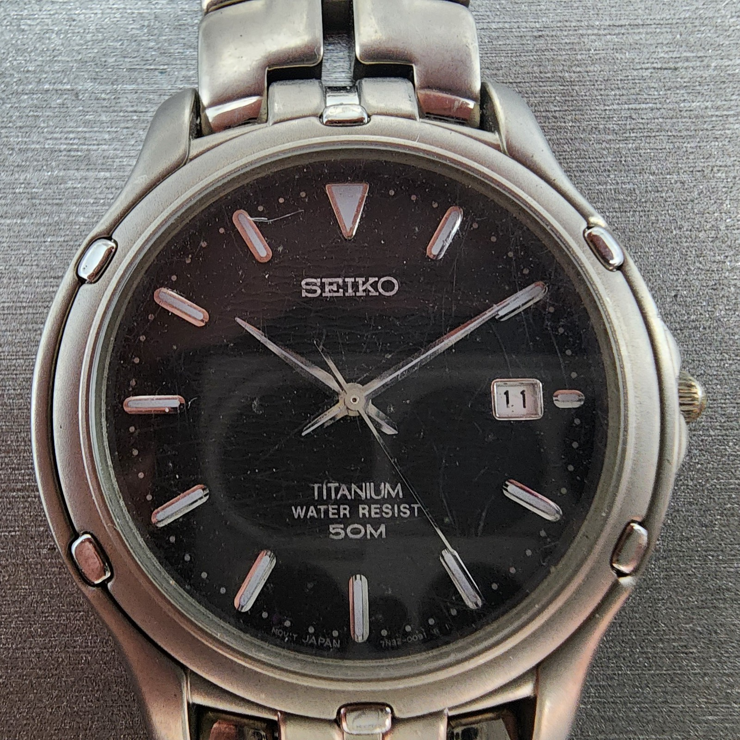 Seiko Titanium Watch Men 35mm Black Dial Gray Tone Date 7n320069 BROKEN BAND1