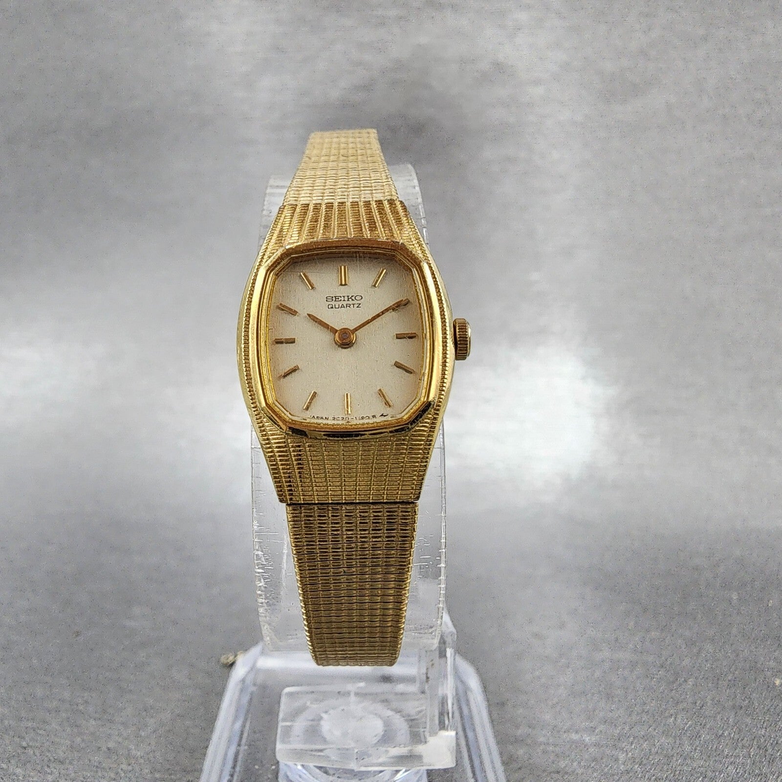 Seiko Watch Women 16mm Champagne Dial Gold Tone 2c205569 New Battery5