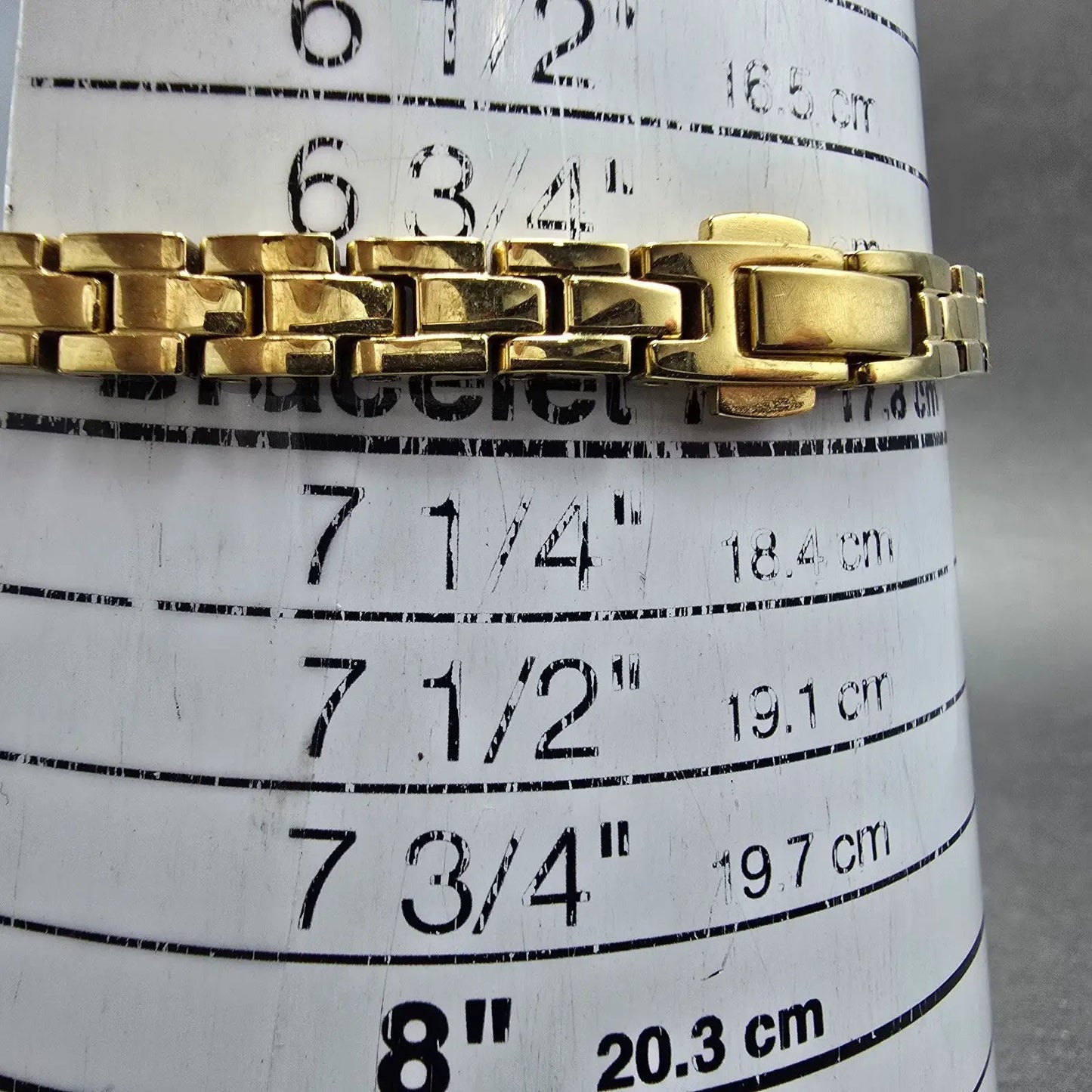 Citizen Eco-Drive Watch Women 25mm MOP Dial Gold Tone Round E031-S122694 Runs NQ10