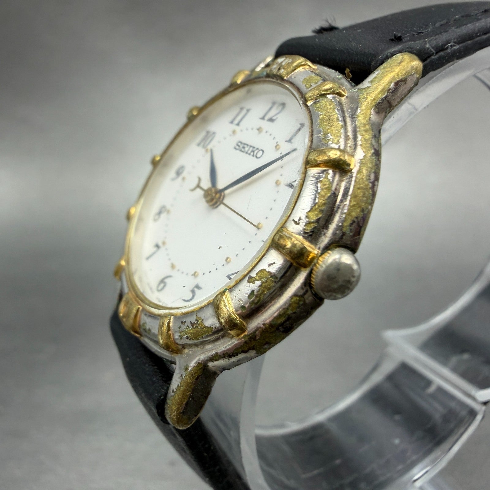 Seiko Watch Women 29mm White Dial Two Tone Round V701-1990 New Battery Vintage2