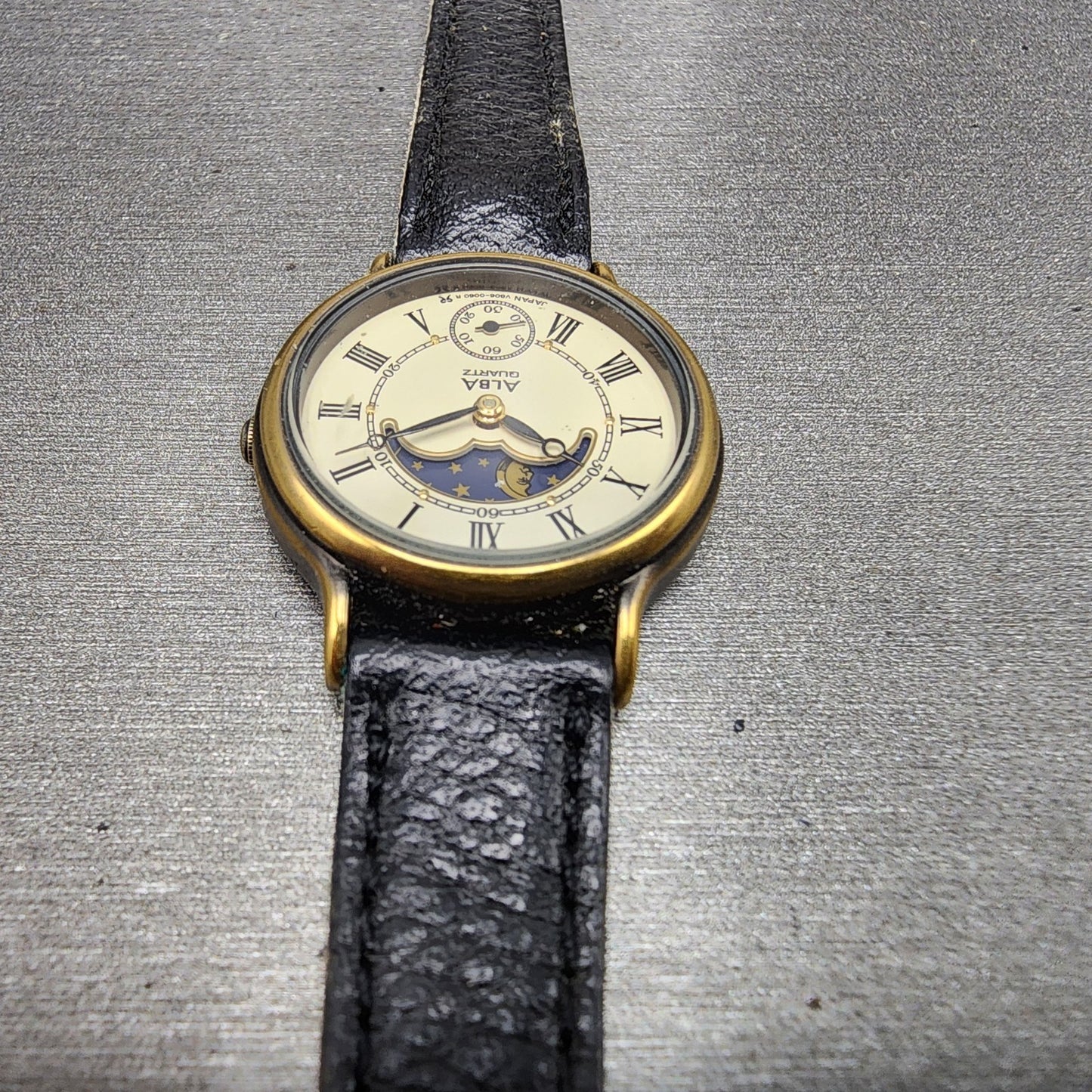 Seiko Alba Sun Moon Watch Women 25mm Cream Dial Gold Tone Date V8060060 NewBat4