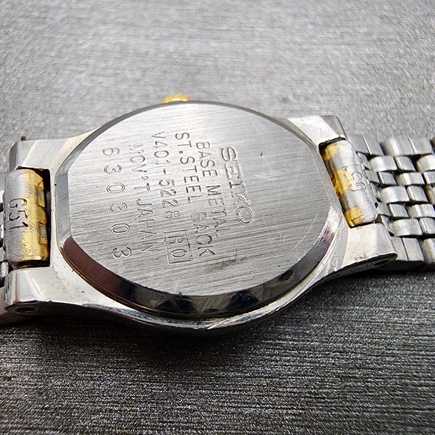 Seiko Watch Women 18mm White Dial Two Tone Oval V4015228 New Battery9