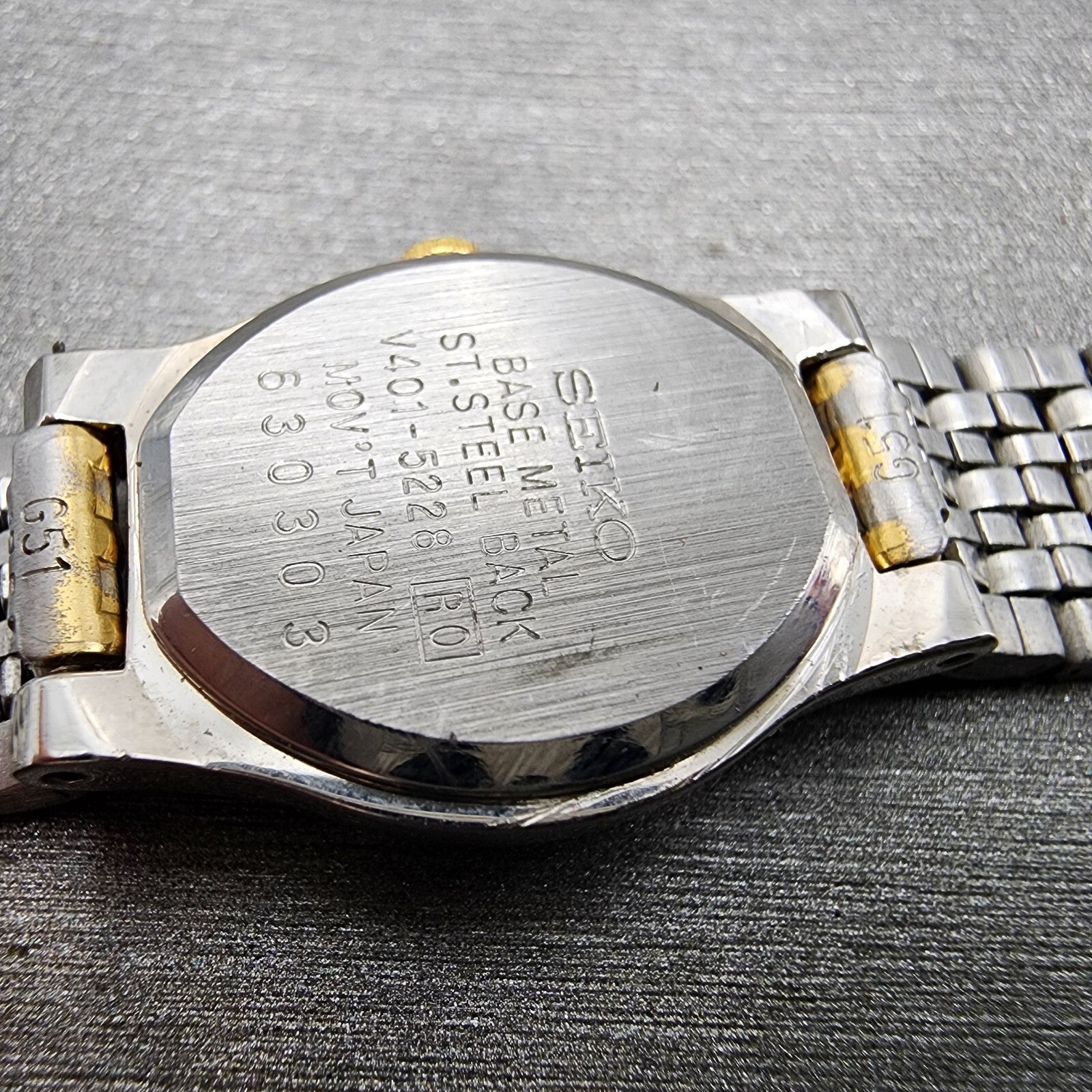 Seiko Watch Women 18mm White Dial Two Tone Oval V4015228 New Battery9