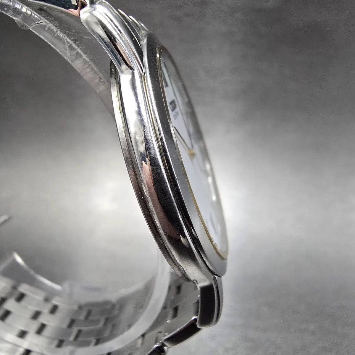 Citizen Eco-Drive Stiletto Watch Men 35mm White Dial Two Tone Round Runs WBox4