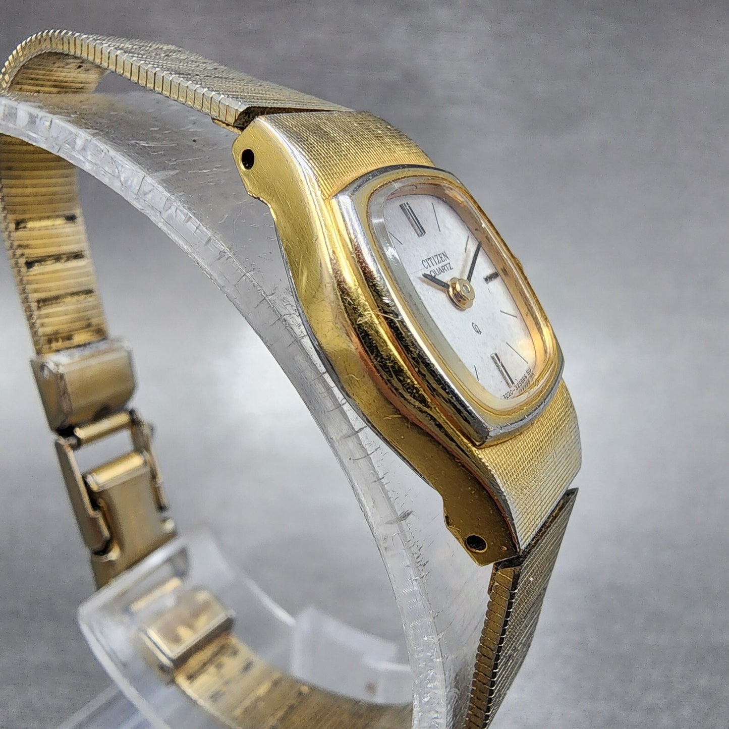 Citizen CQ Watch Women 17mm Silver Dial Gold Tone Rectangle 3220-322622 New Batt