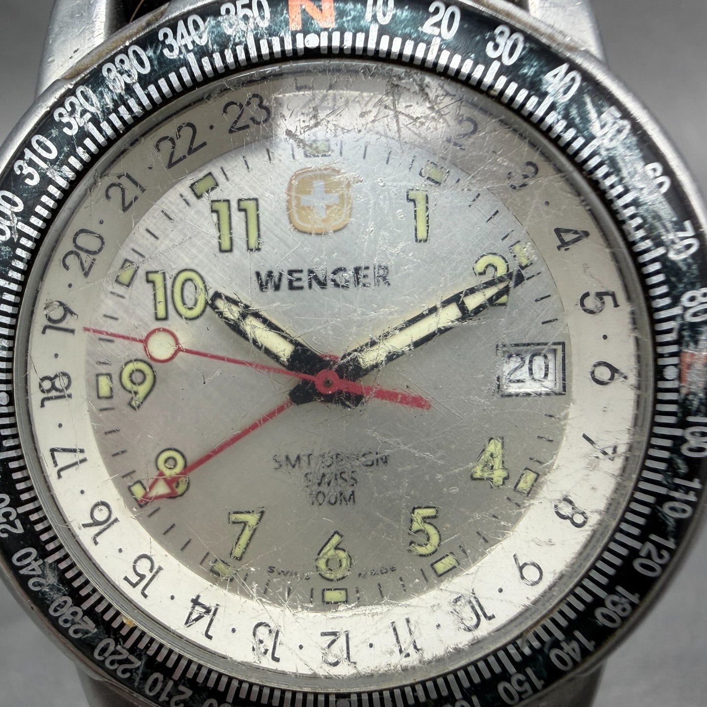 Wenger GMT Watch Men 39mm Silver Dial Steel Date Round SMT 097.0926 New batt1