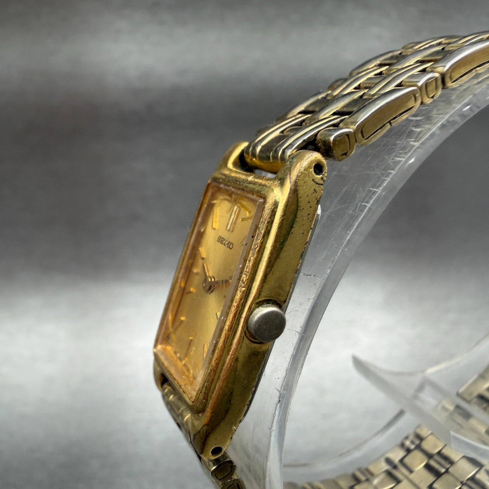 Seiko Tank Watch Women 13mm Champagne Dial Gold Tone 2e20-7021 New Battery 45671