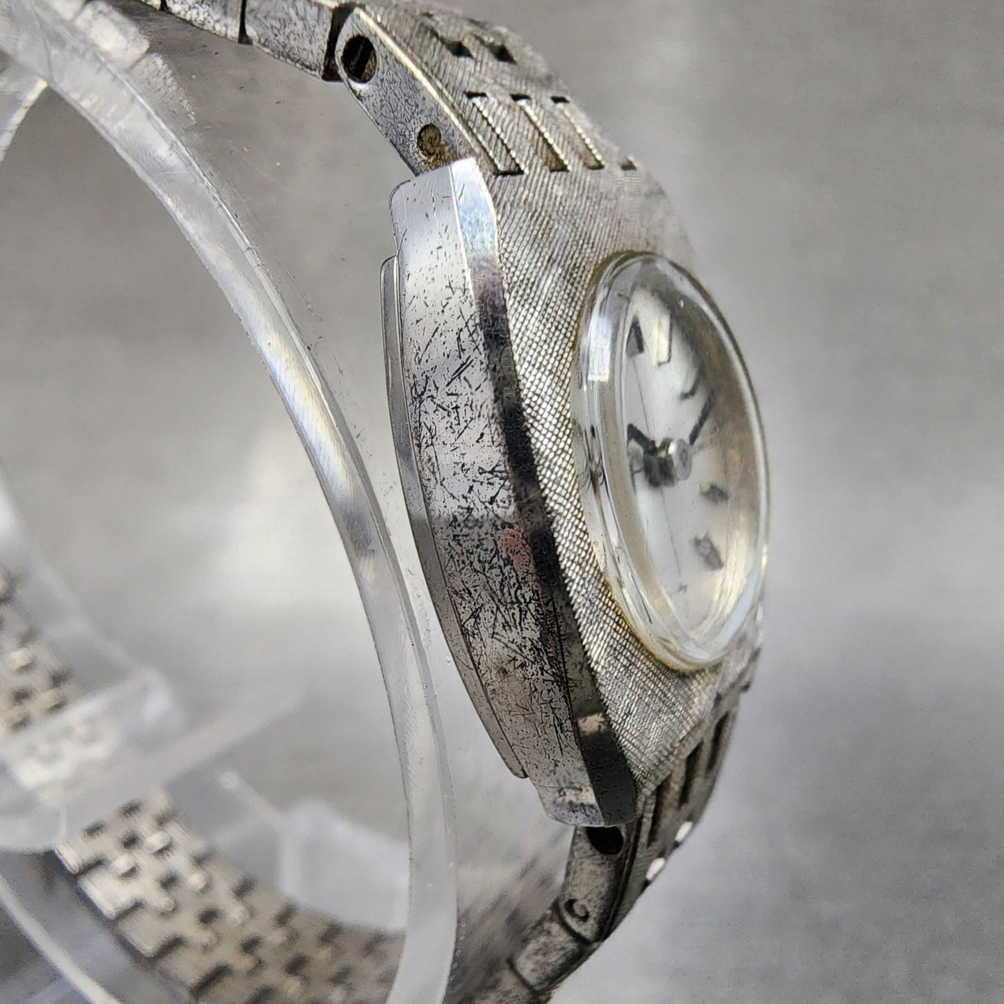 Seiko Watch Women 16mm Silver Dial Silver Tone Oval Manual 117060 Runs3