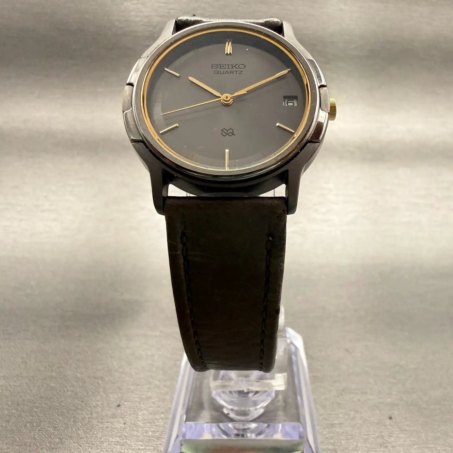 Seiko SQ Watch Men 33mm Gray Dial Two Tone Date Round 5H22-6109 New Battery5