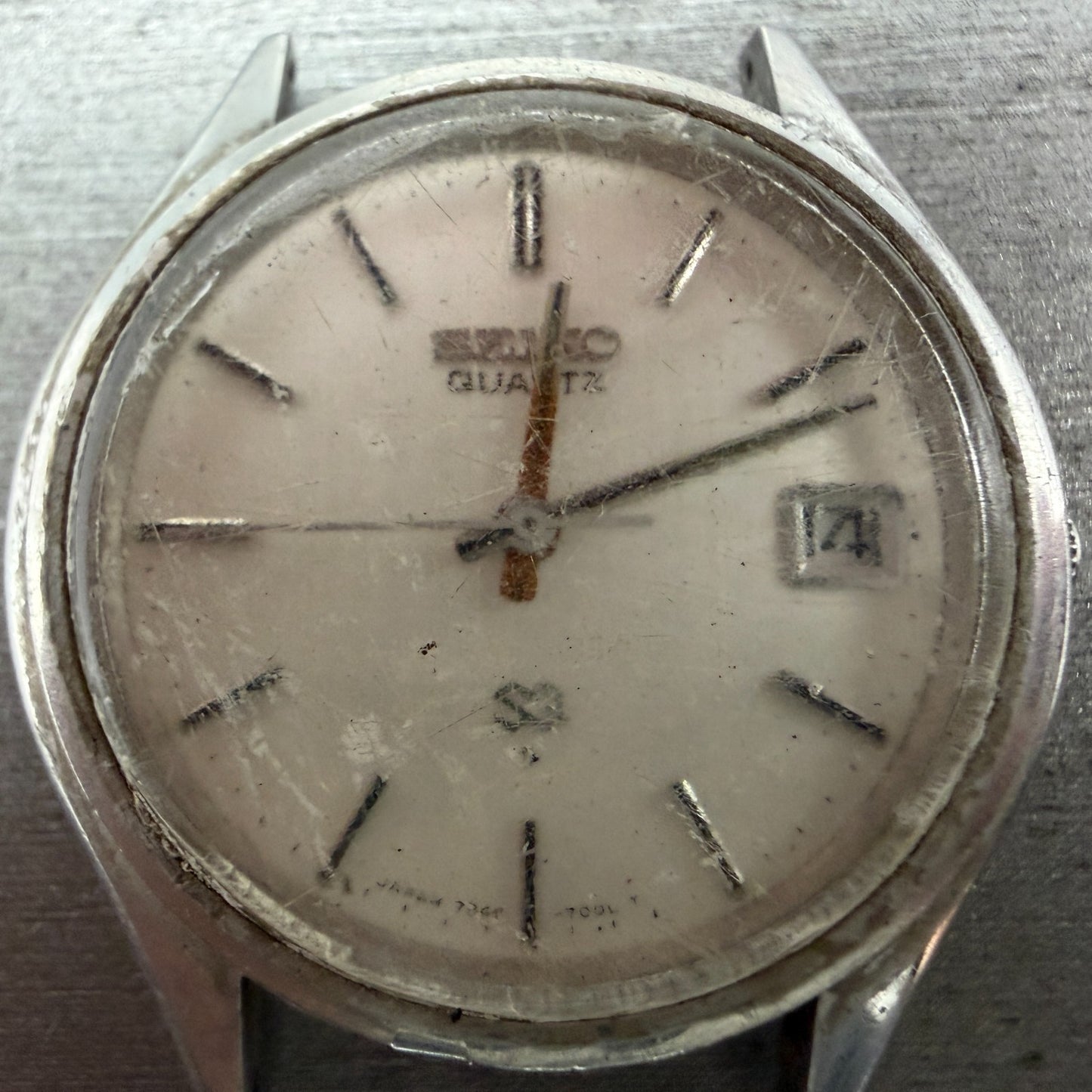 Seiko SQ Watch Men 37mm White Dial Silver Tone Date Round 7545-7009 PARTS2