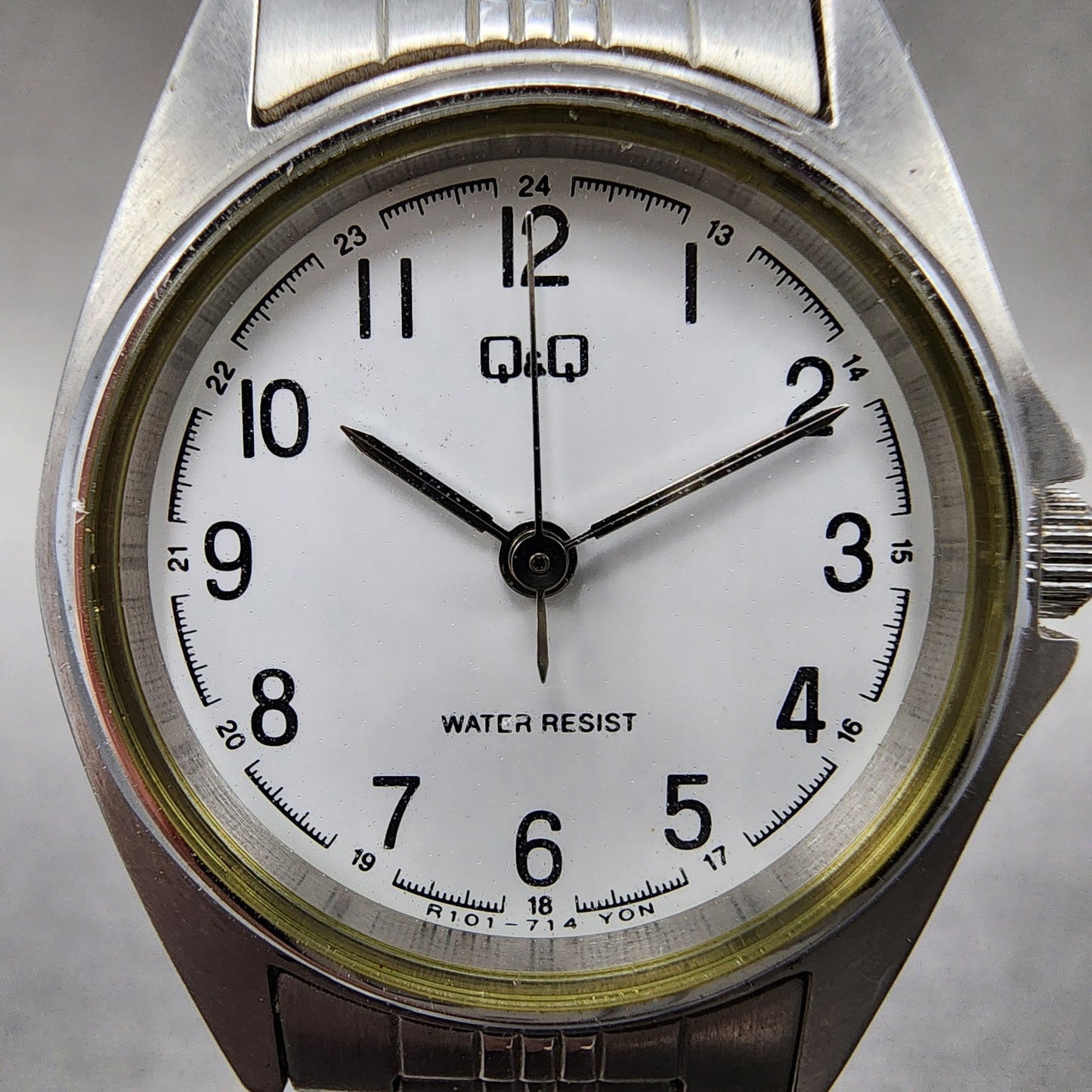 Citizen Q&Q Watch Women 26mm White Dial Silver Tone Round New Battery1