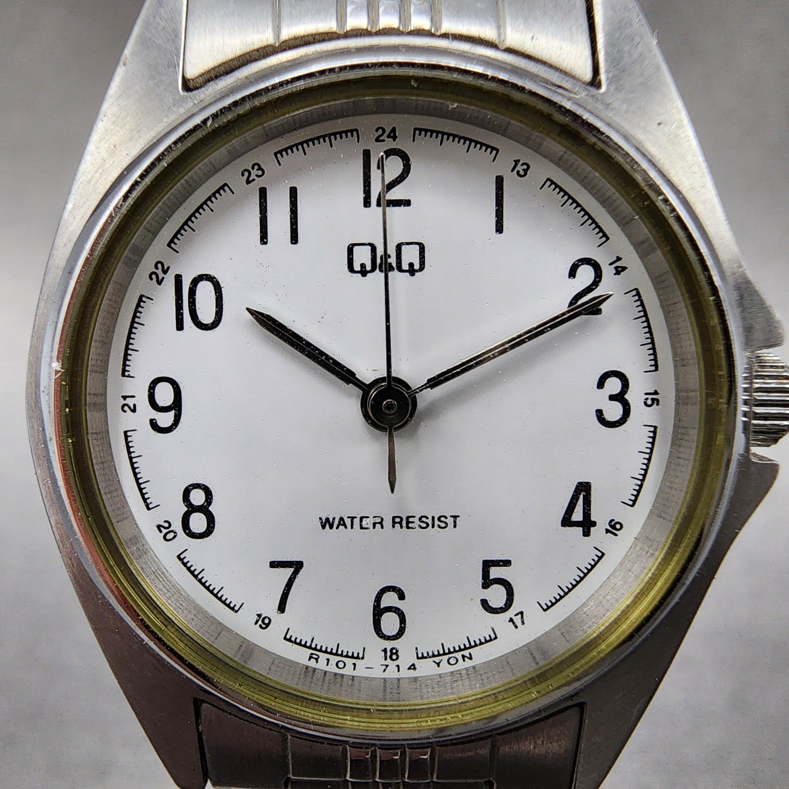 Citizen Q&Q Watch Women 26mm White Dial Silver Tone Round New Battery1
