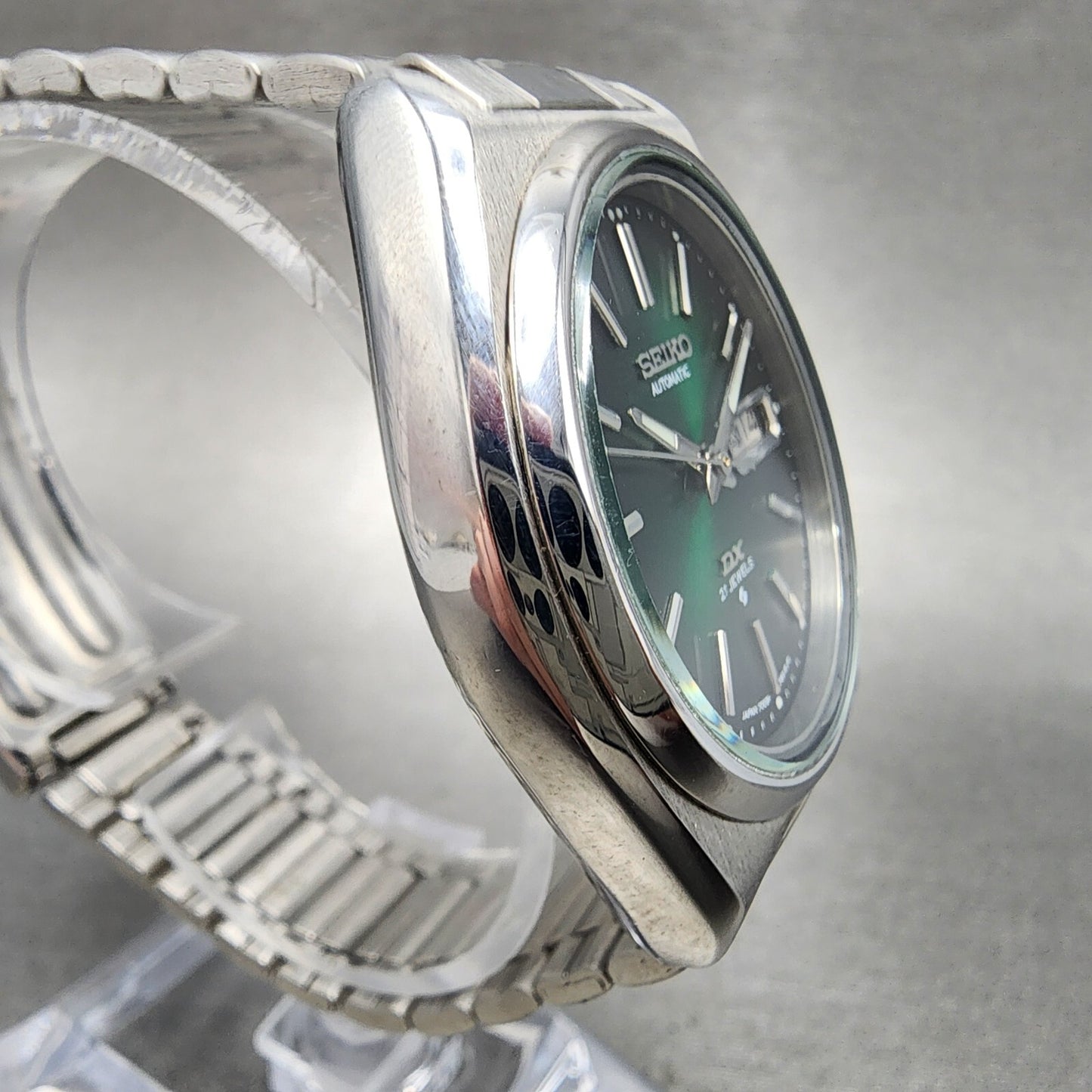 Seiko DX Automatic Watch Men 37mm Green Dial Steel Daydate 7009786A Runs3