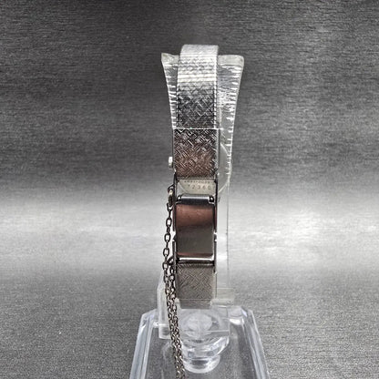 Seiko Watch Women 17mm Silver Dial Silver Tone Oval 2B31-5039 New Battery JP4577