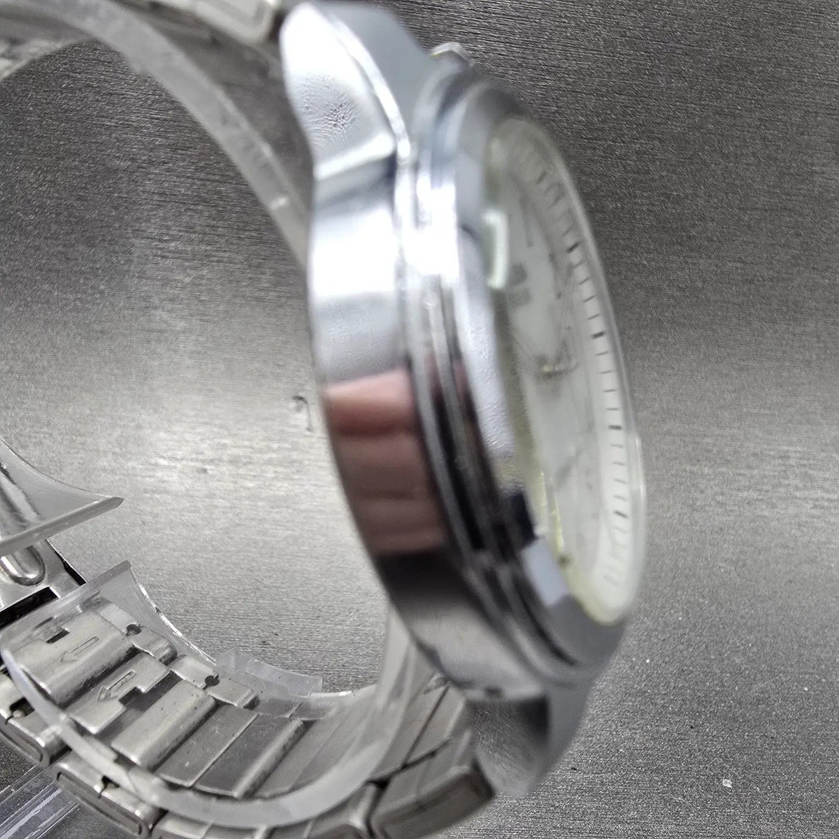 Seiko Alba Solar Watch Men 35mm White Dial Silver Tone Date V145-0BG0 Runs3