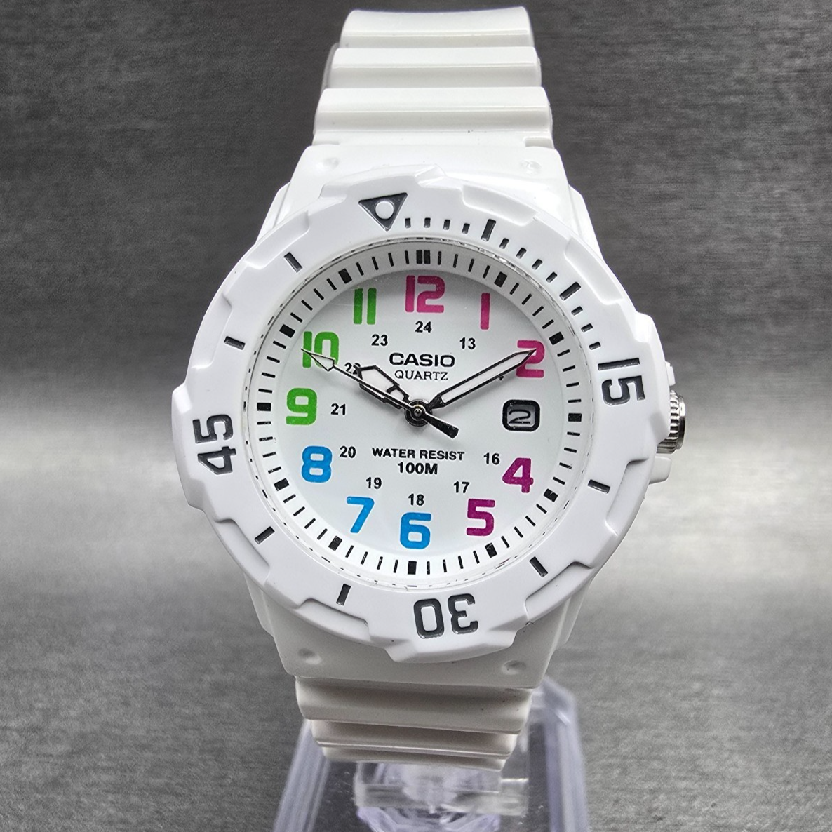Casio Diver Watch Women 33mm White Dial White Tone Date Round LRW-200H New Batt0