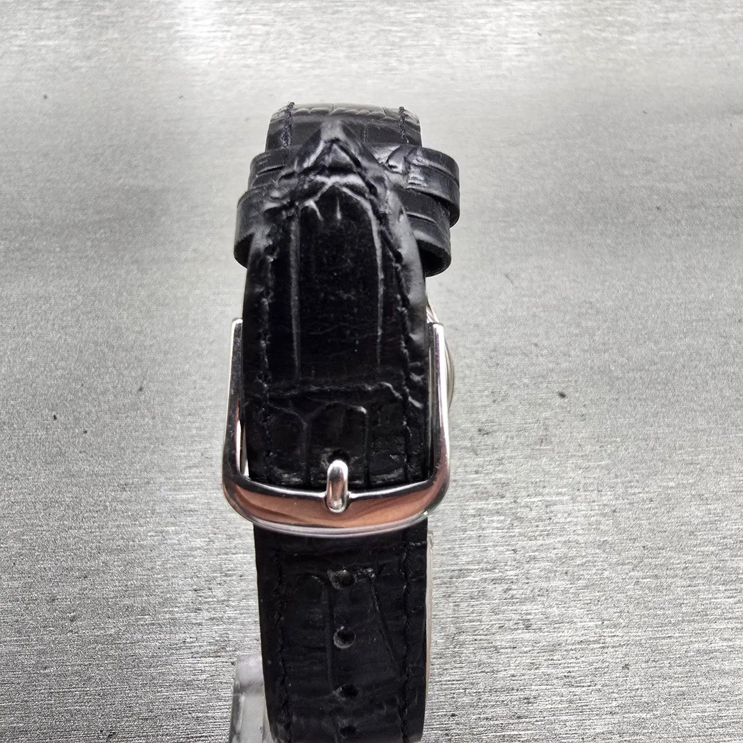 Bulova Watch Women 30mm Silver Dial Silver Tone Round 96T58 New Battery7