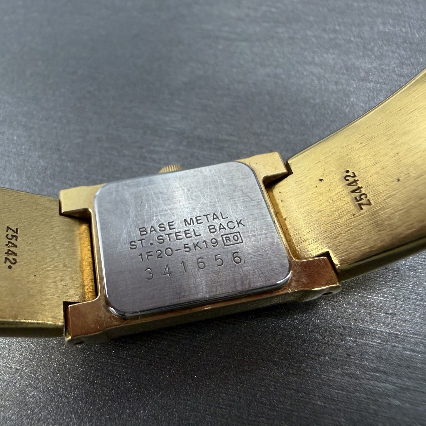 Seiko Watch Women 15mm White Dial Gold Tone Rectangle 1F20-5K19 New Battery YYTF9