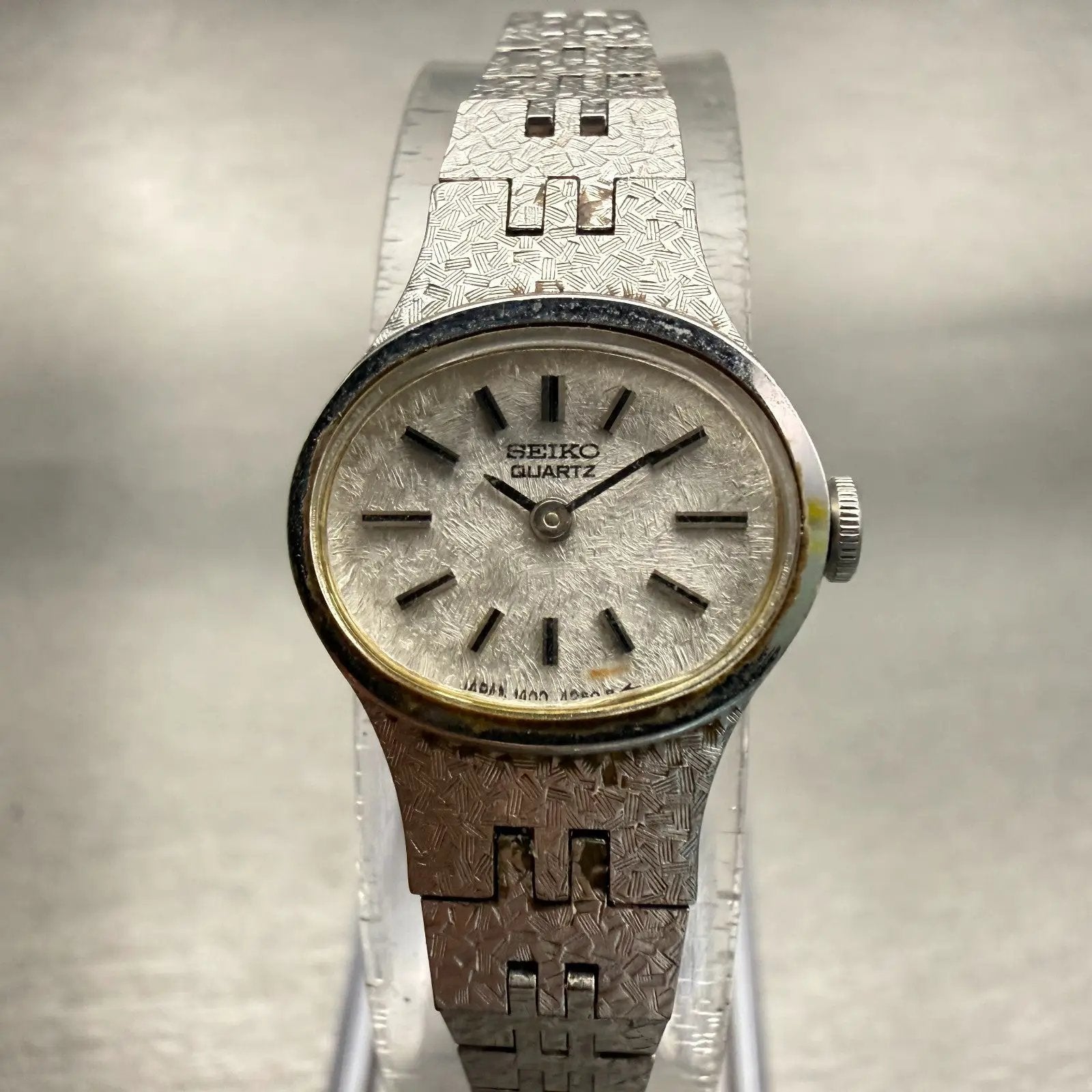 Seiko Watch Women 17mm Silver Dial Silver Tone Oval 1400-7389 New Battery VTG0