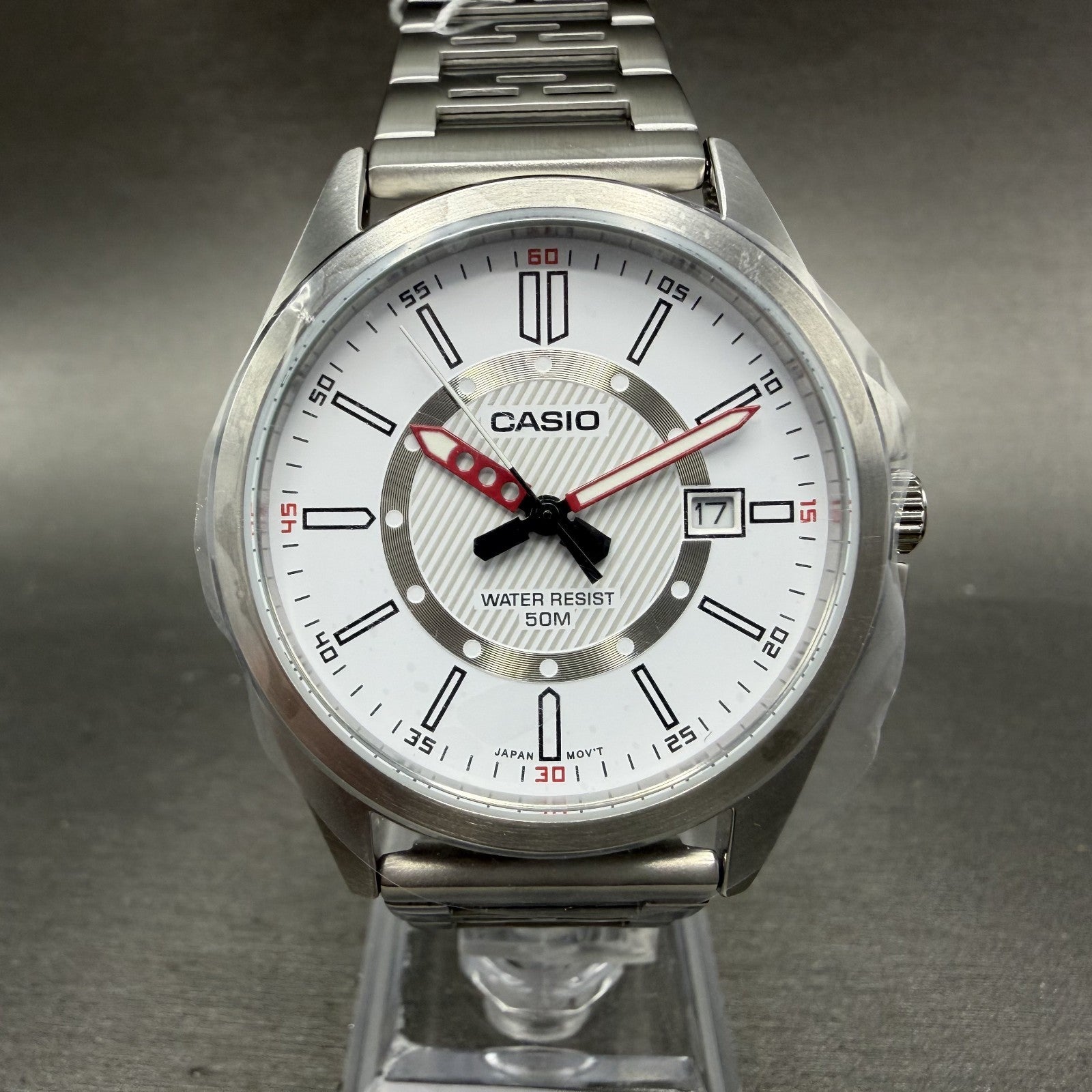Casio MTP-E700 Watch Men 39mm White Dial Silver Tone Date Metal Bracelet Round0