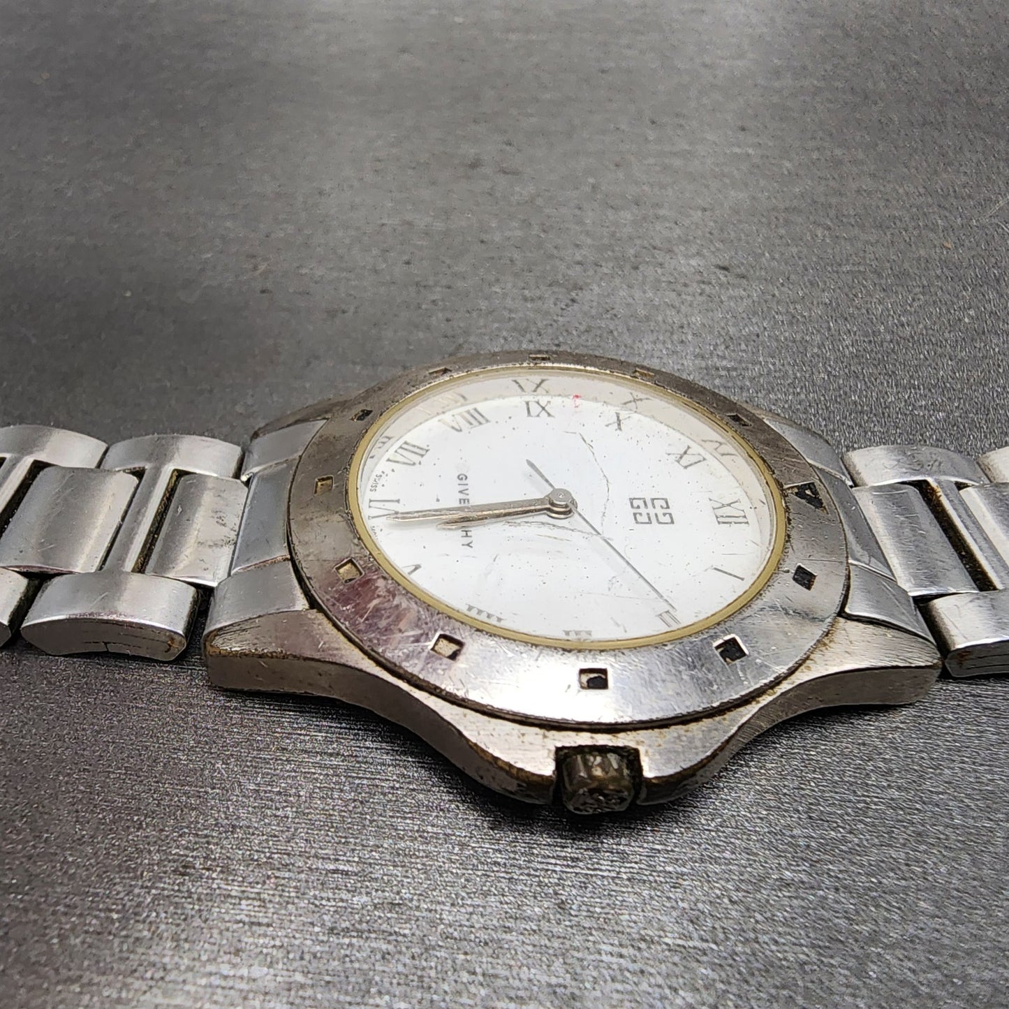 Givenchy Watch Men 35mm White Dial Silver Tone Round  Broken Bracelet PARTS4