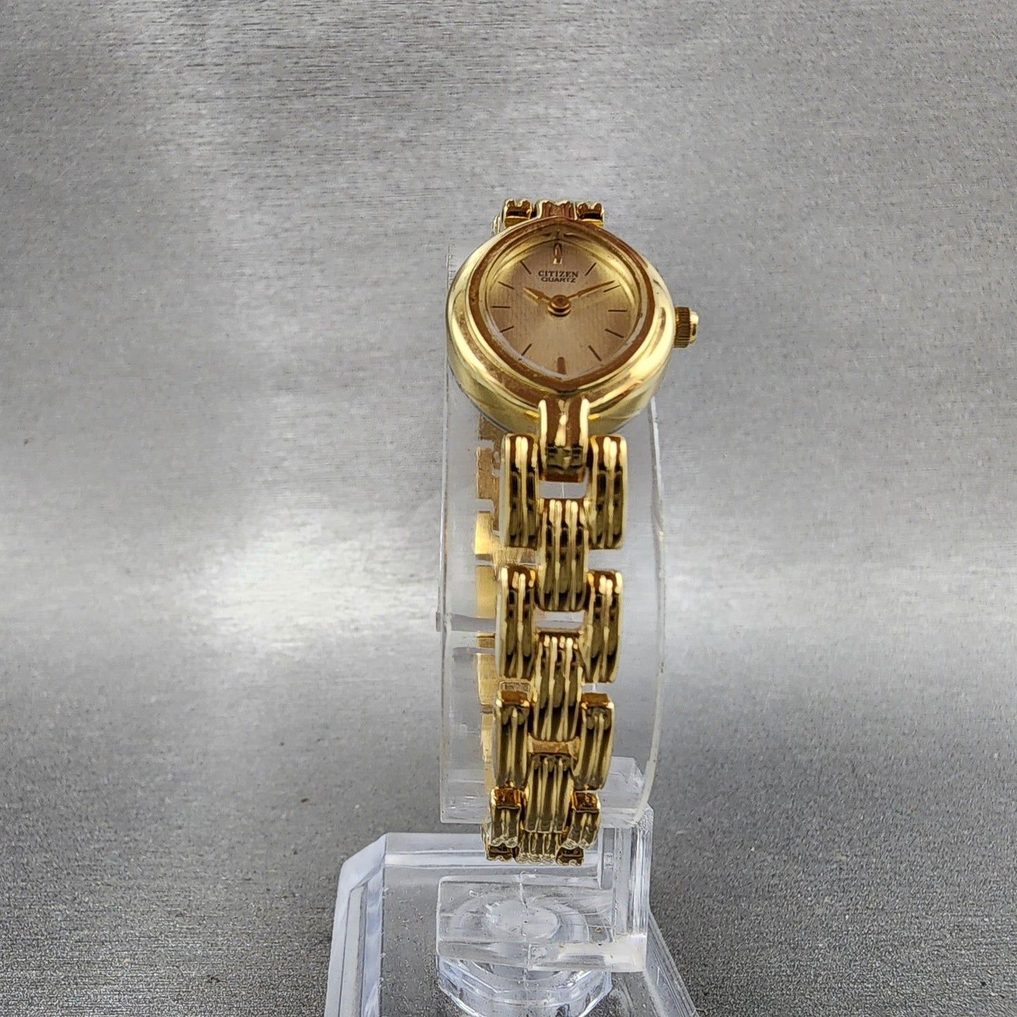 Citizen Watch Women 16mm Champagne Dial Gold Tone Oval 3220307825 New Battery5