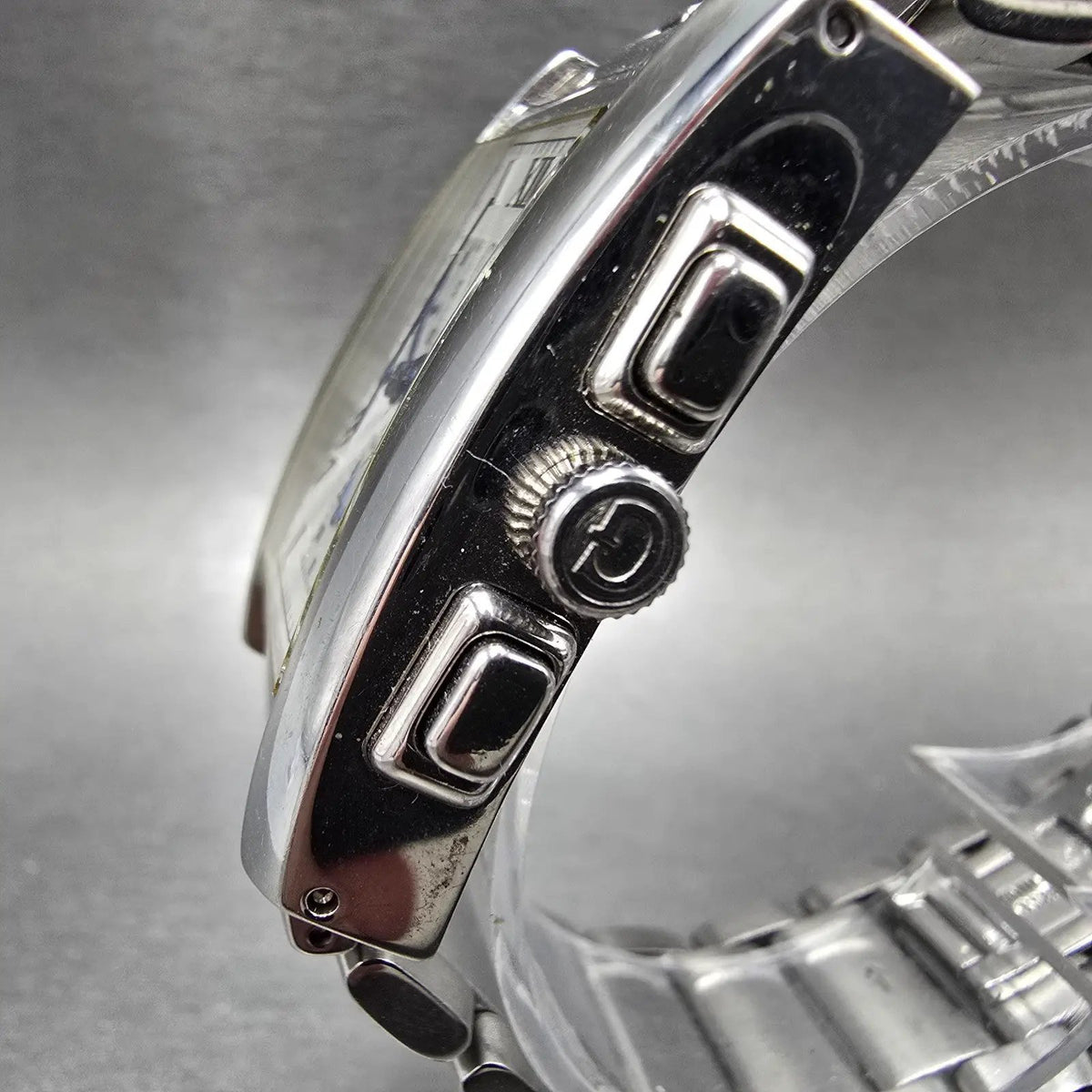 Guess Chronograph Watch Men 32mm White Dial Silver Date Rectangle New Battery2