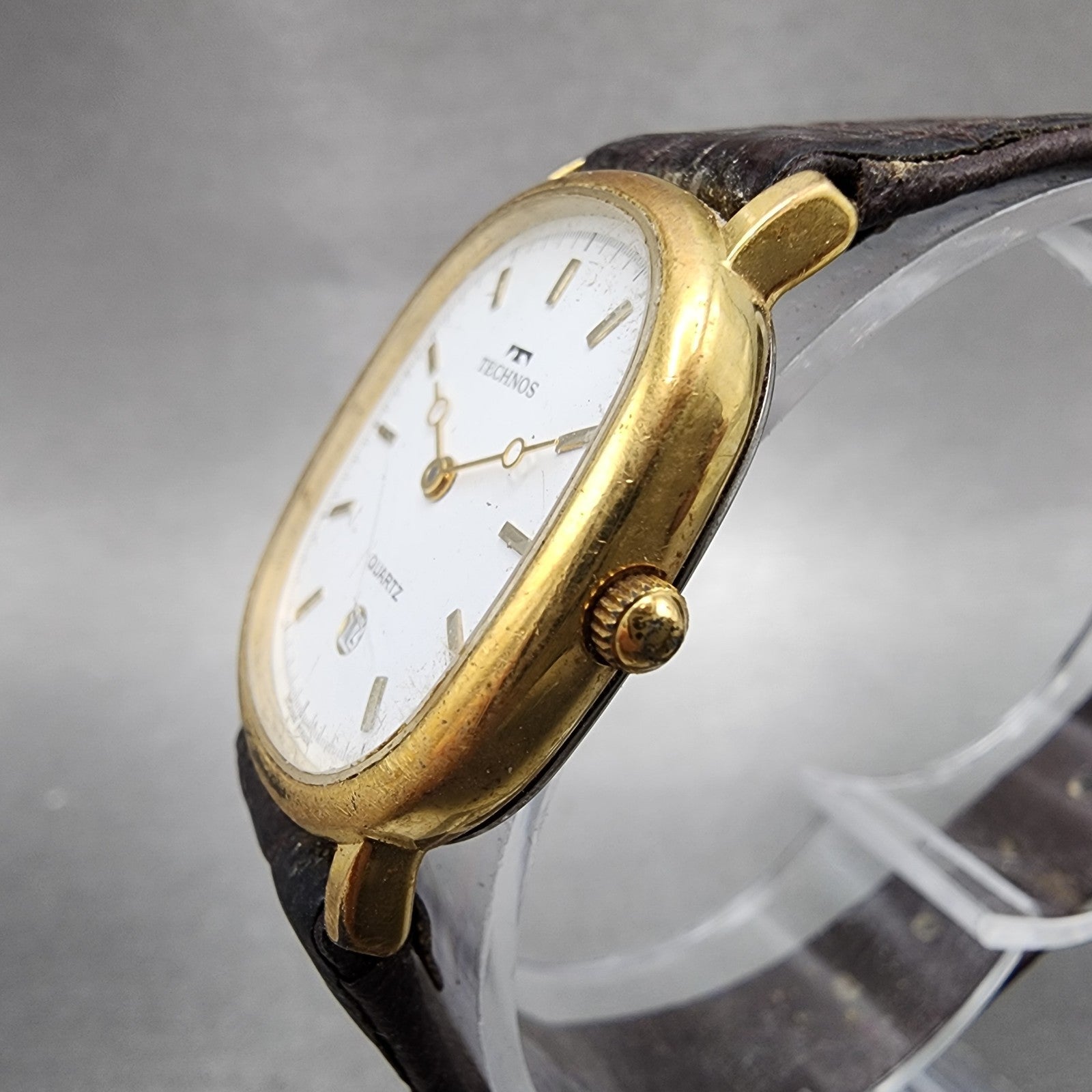 Technos Watch Women 23mm White Dial Gold Tone Date Oval 51178 New Battery2