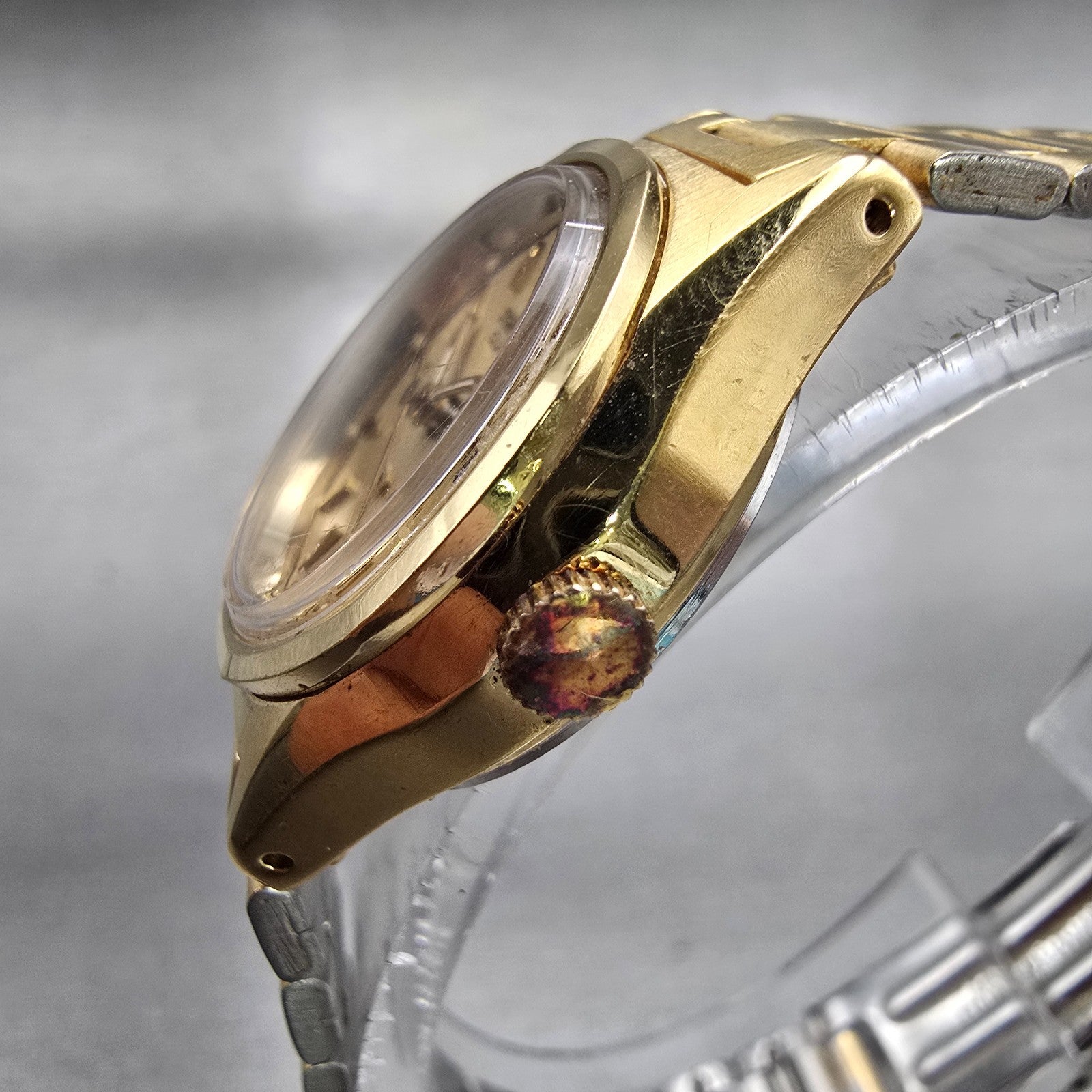 Seiko SQ Watch Women 23mm Gold Dial Gold Tone Daydate Round 8523-0049 New Batt2