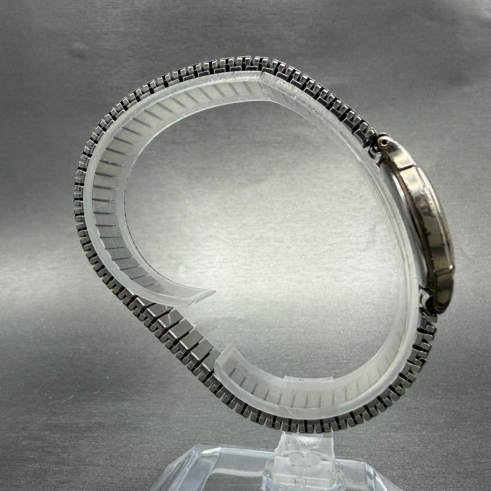 Seiko Watch Women 25mm Champagne Dial Silver Tone Round V701-1930 New Battery8