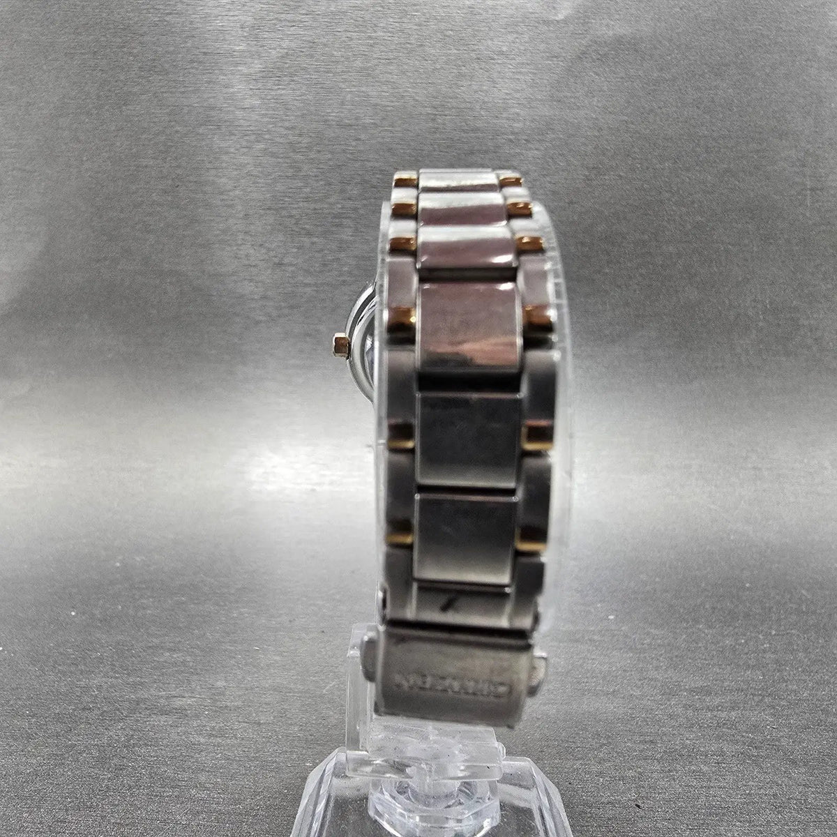 Citizen Eco-Drive Watch Women 26mm MOP Dial Two Tone Date E011-S070082 Works JRE7
