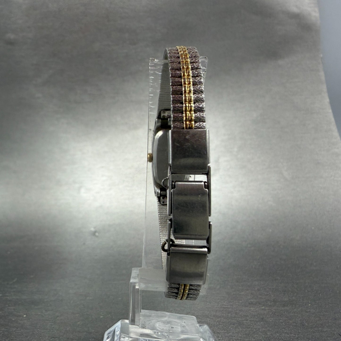 Seiko Tank Watch Women 13mm Gold Dial Gold Tone Rectangle 2E20-6319 New Battery67