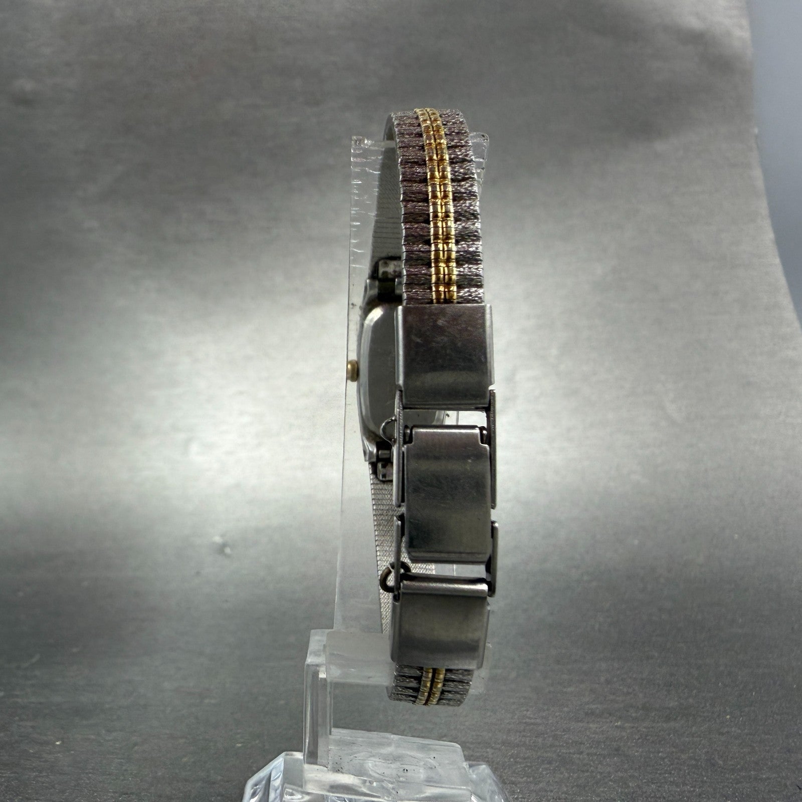Seiko Tank Watch Women 13mm Gold Dial Gold Tone Rectangle 2E20-6319 New Battery67