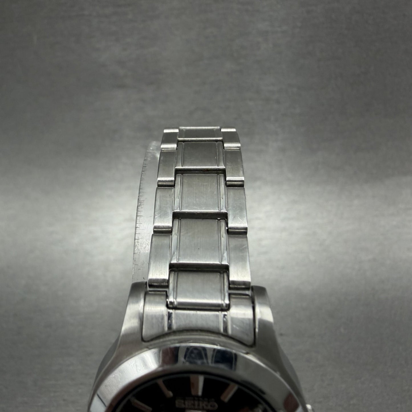 Seiko 5 Watch Women 25mm Balck Dial Stainless Steel Daydate Round 4207-01F0 Runs4
