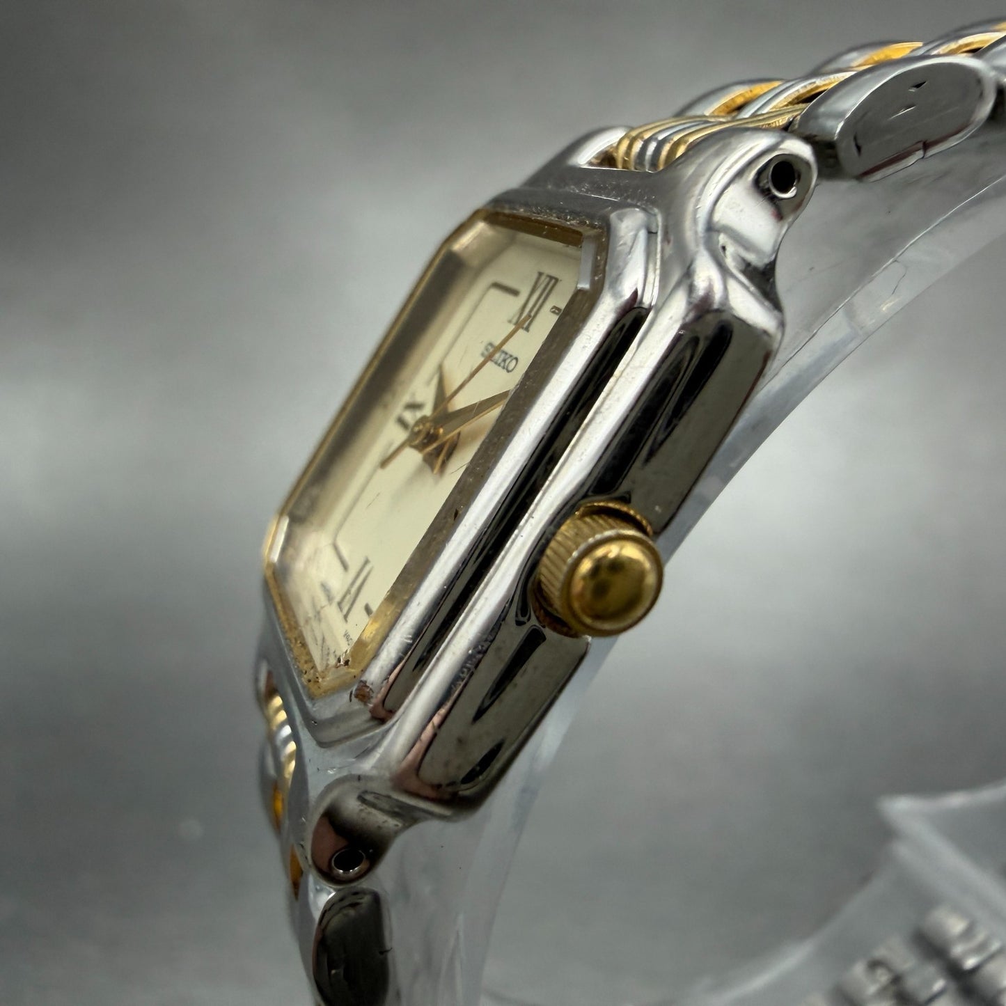 Seiko Tank Watch Women 19mm Cream Dial two Tone Rectangle V401-5979 New Battery2