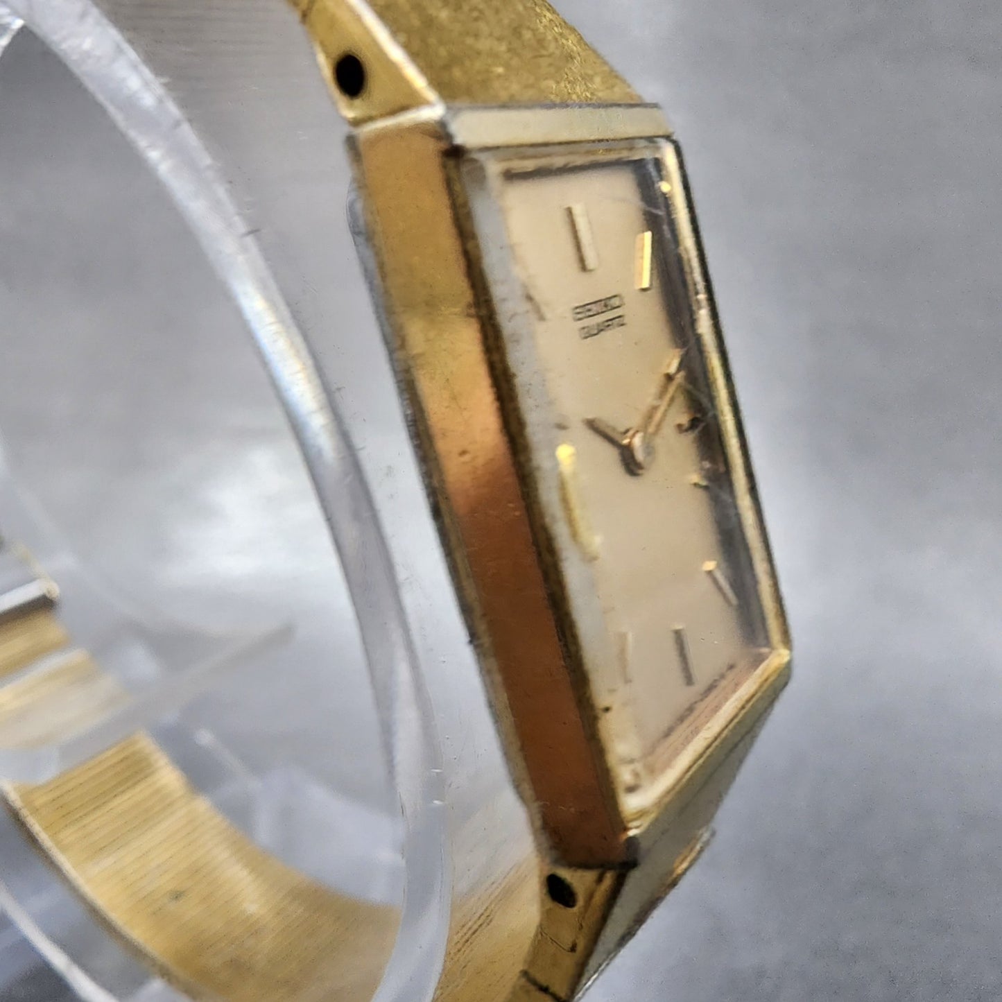 Seiko Tank Watch Women 13mm Champagne Dial Gold Tone 2e205259 New Battery3