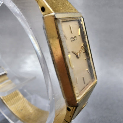 Seiko Tank Watch Women 13mm Champagne Dial Gold Tone 2e205259 New Battery3