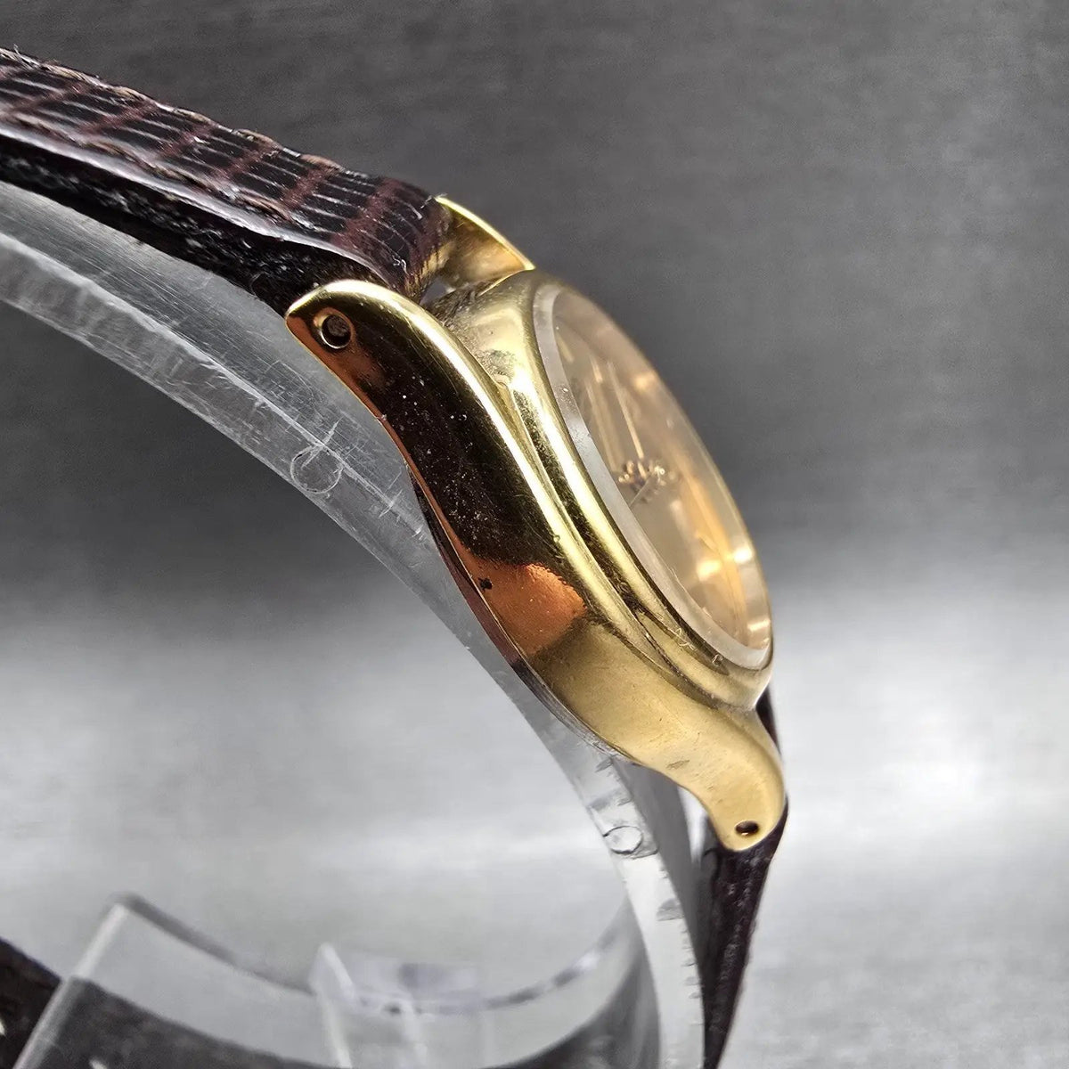 Seiko Watch Women 20mm Gold Dial Gold Tone Round 2Y01-0A10 New Battery Vintage3