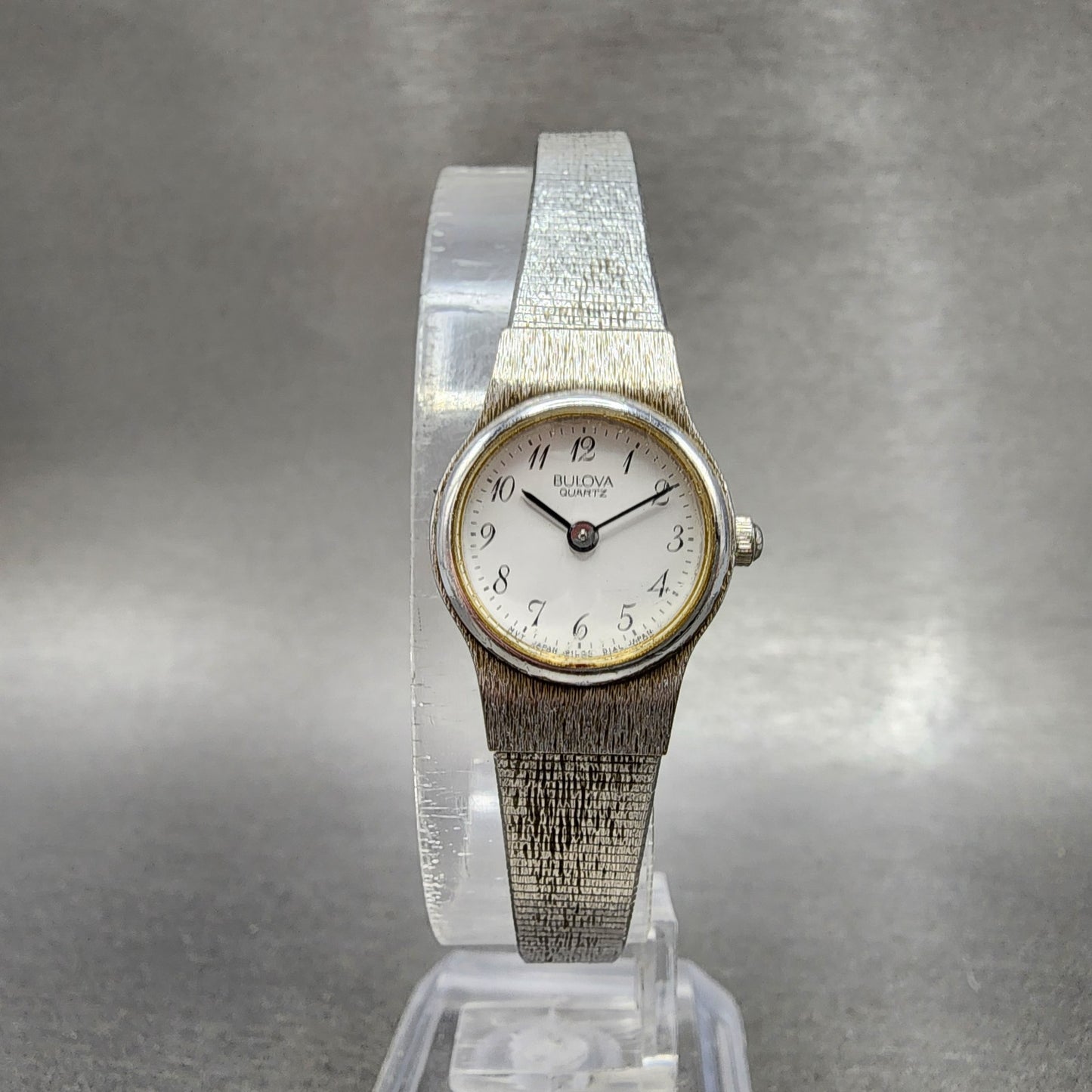 Bulova Watch Women 18mm White Dial Silver Tone Round 91L06 New Battery5