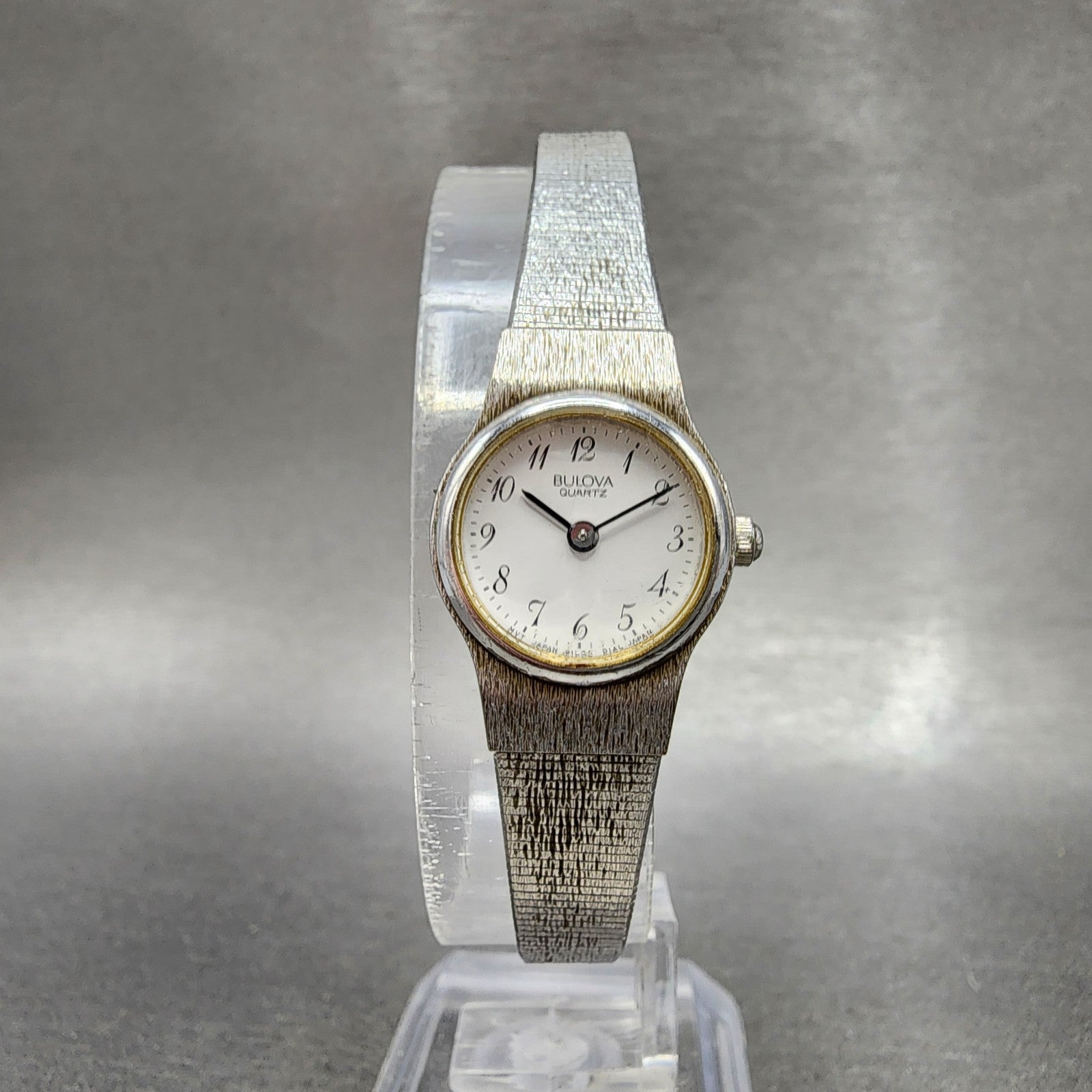 Bulova Watch Women 18mm White Dial Silver Tone Round 91L06 New Battery5
