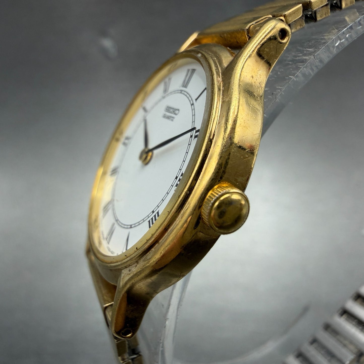 Seiko Watch Women 26mm White Dial Gold Tone Round V700-6091 New Battery Vintage2