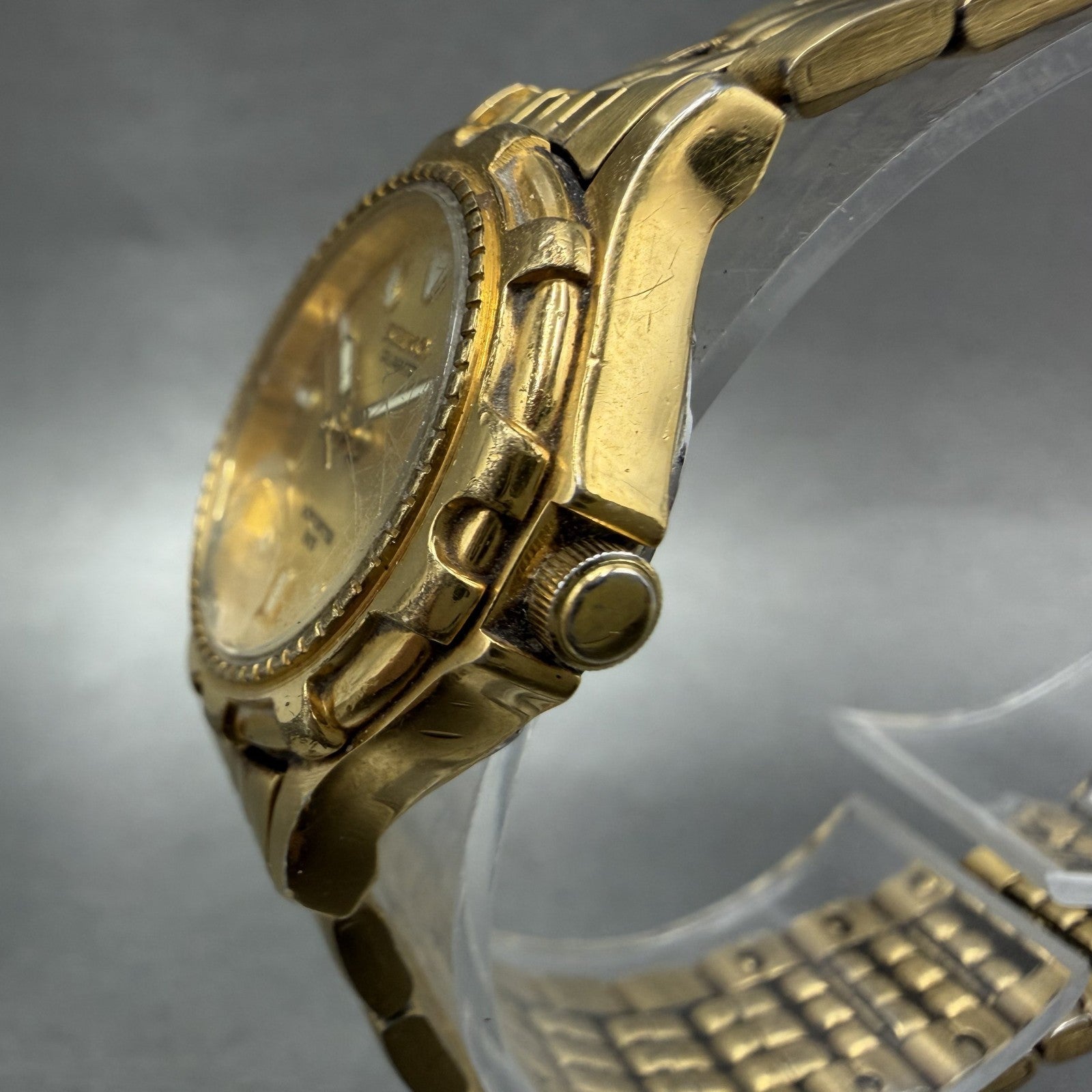 Seiko Sports 50 Watch Women 25mm Champagne Dial Gold Tone Date 7N820271 New Bat1